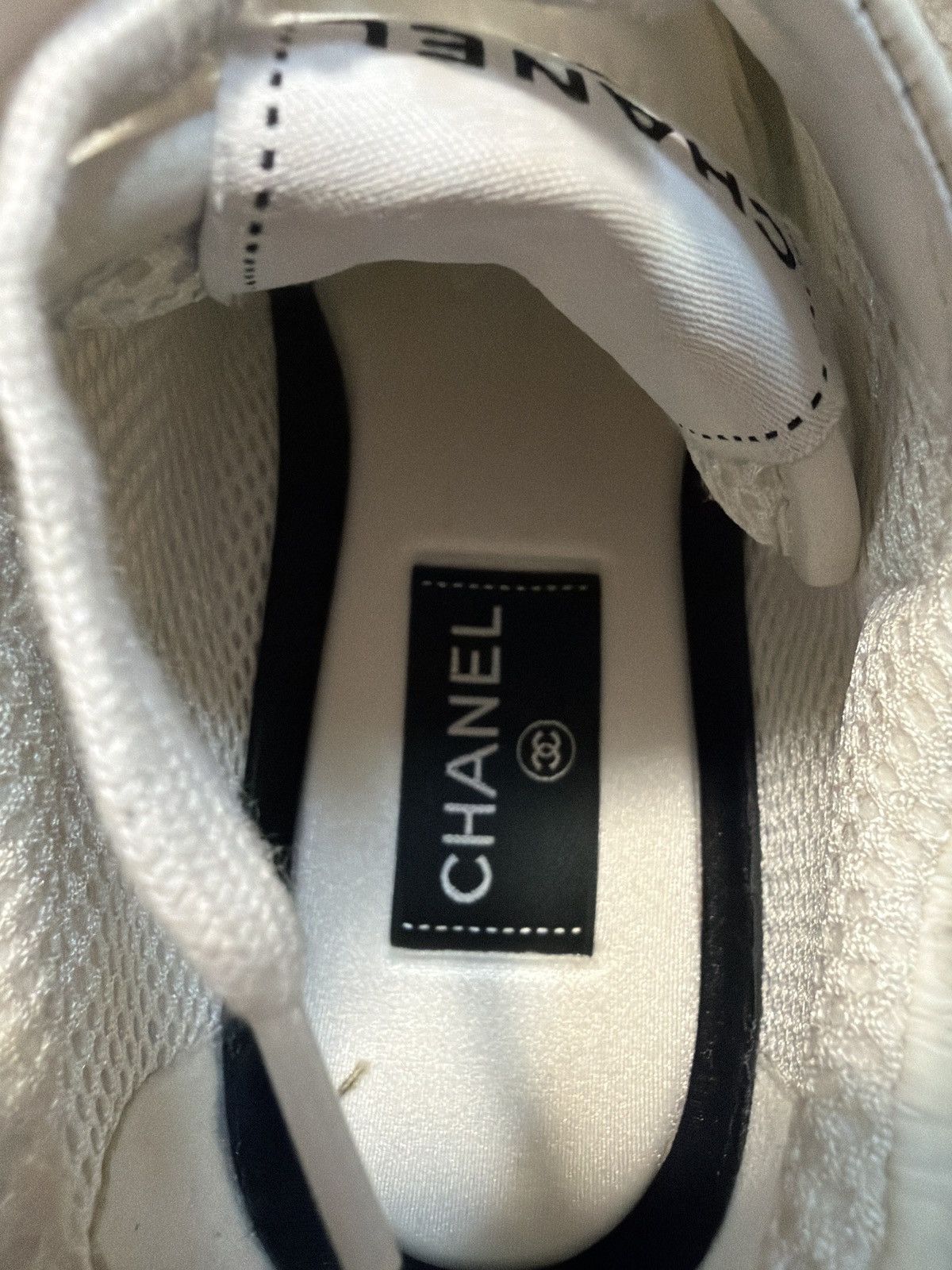 Chanel Chanel White & Black CC Logo Runners Size US 8 / EU 41 - 10 Thumbnail