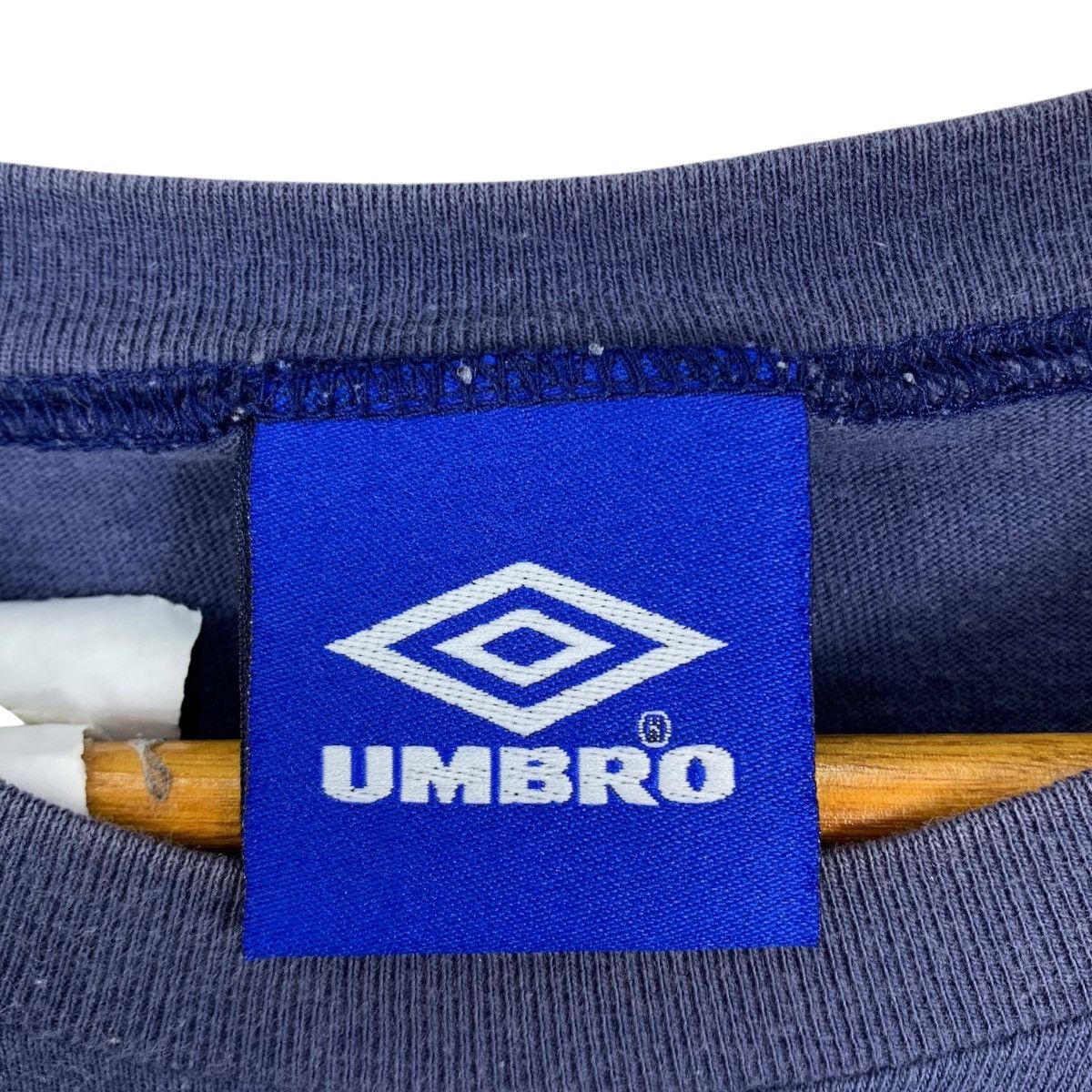 Umbro Vintage UMBRO BEACH BALL Sportswear Japan Tshirt Size US L / EU 52-54 / 3 - 7 Thumbnail
