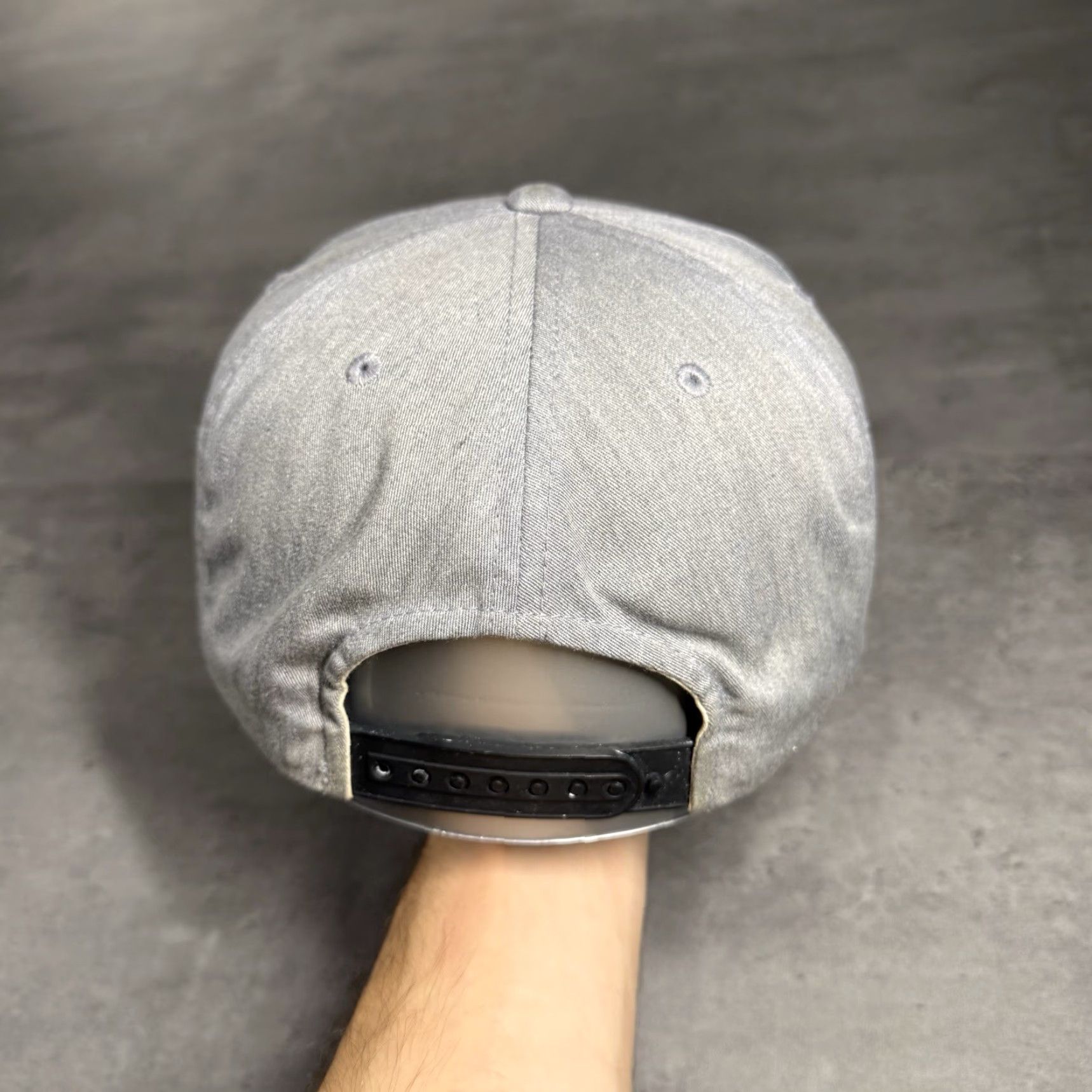 Vintage VINTAGE DC Shoes SnapBack Hat Gray Black Trucker Surf Skate Y2K Yupoong Trucker Cap Men One Size Adjustable Lightweight Baseball Cap Size ONE SIZE - 5 Thumbnail
