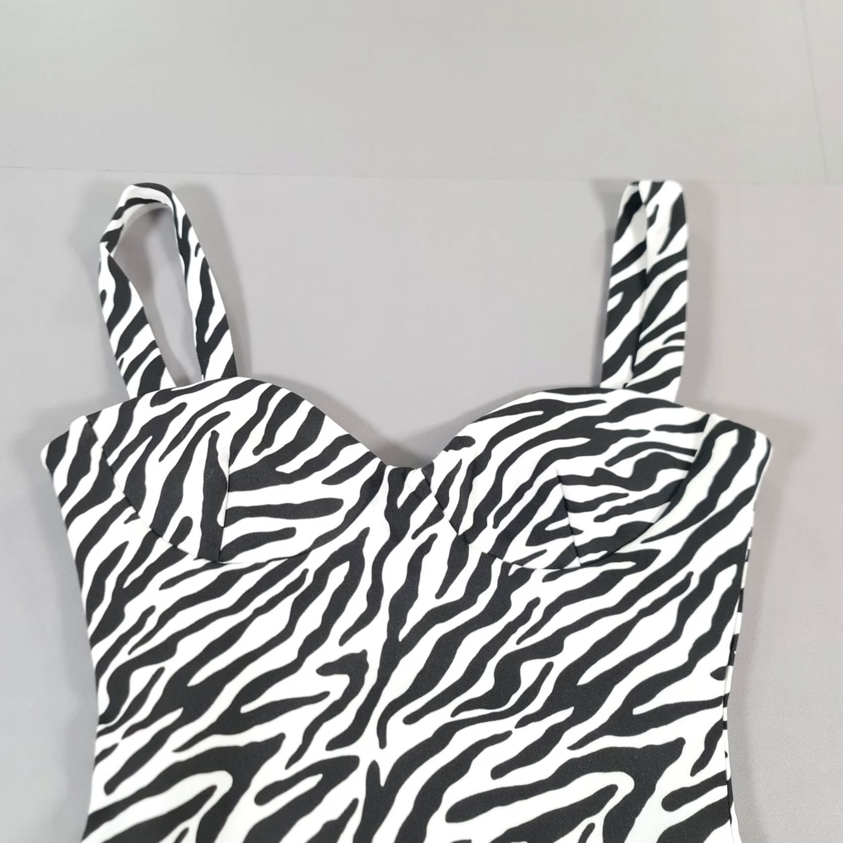 Vintage VINTAGE MISCREANTS Cleo Bodysuit Womens Black White Zebra Print Fur Sleeves Velvet 12 UK Mini Party Womens Size XL / US 12-14 / IT 48-50 - 7 Thumbnail