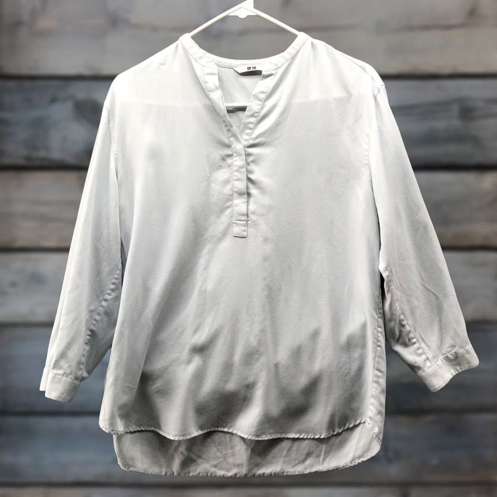 Uniqlo Uniqlo Blouse Womens M Light Blue 3/4 Sleeve Rayon Blend Stand Collar Shirt Blouse Pattern Solid Casual Workwear Mens Womens Size M / US 6-8 / IT 42-44 - 1 Thumbnail