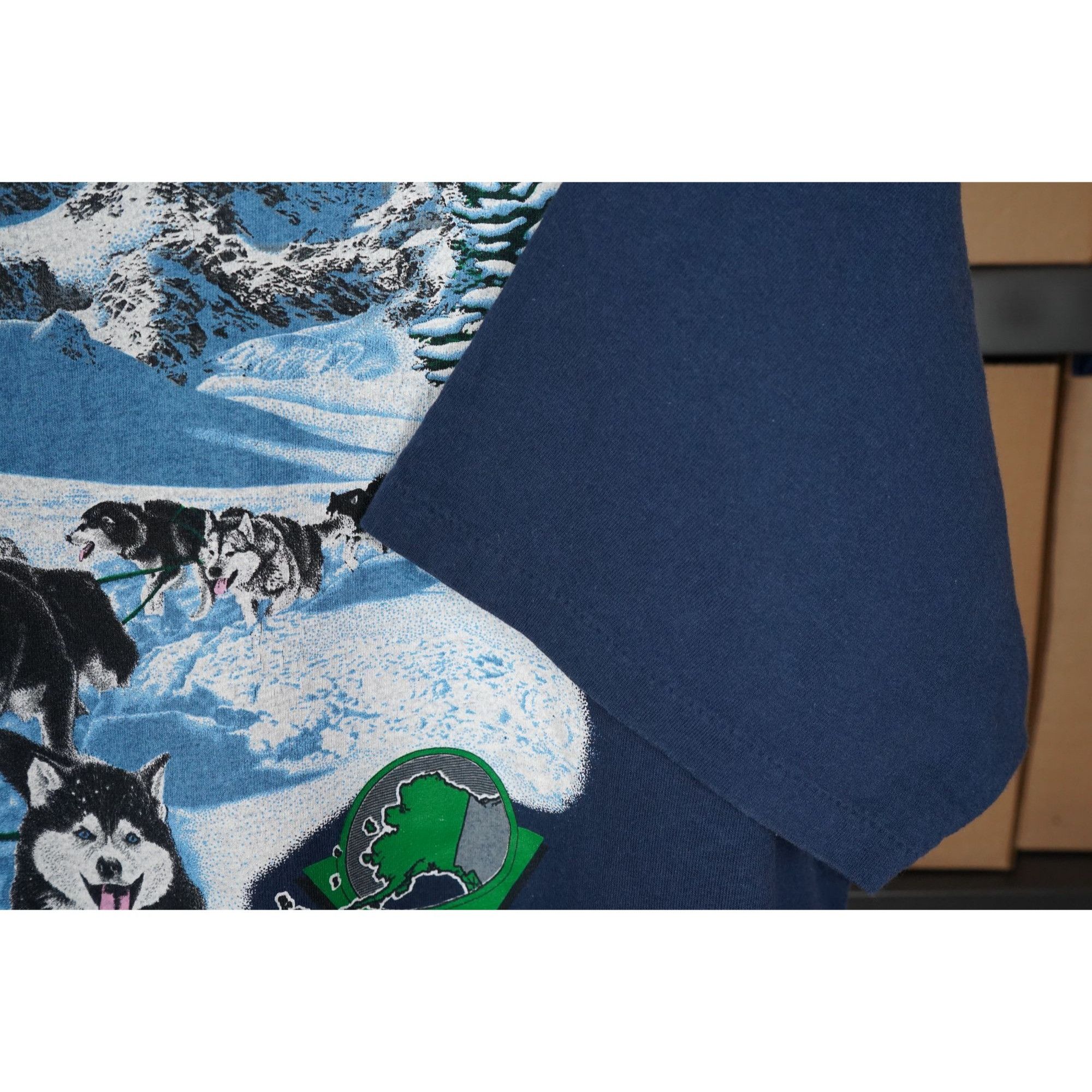 Vintage 90s Alaska Nature Theme Art Vintage Tshirt - Men's XL - #304 Size US XL / EU 56 / 4 - 4 Thumbnail