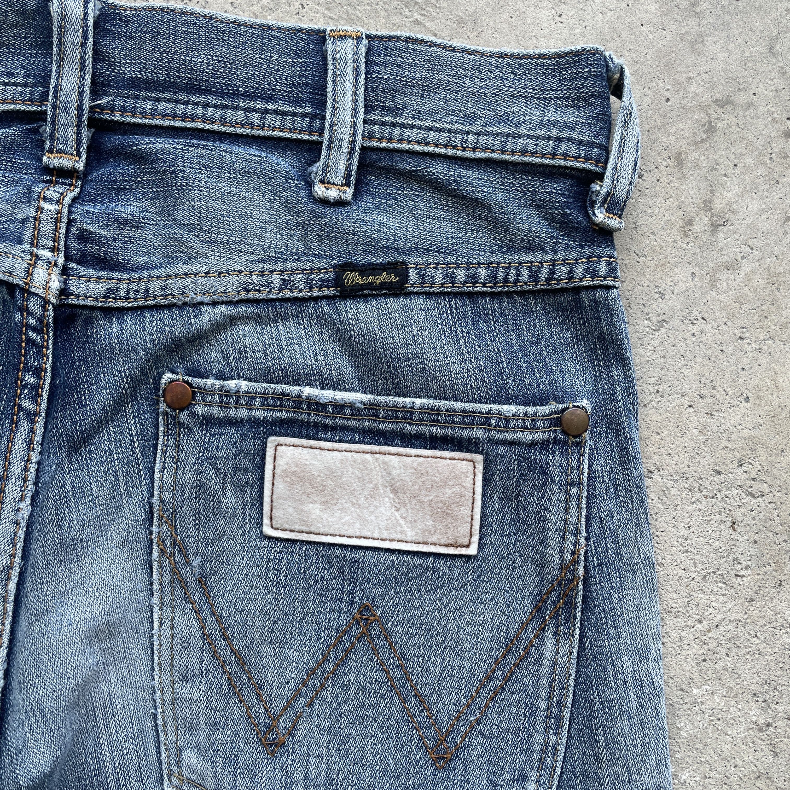 Vintage × Wrangler VINTAGE WRANGLER DISTRESSED FLARE FADED BOOTCUT JEANS PANTS Size US 31 - 8 Thumbnail