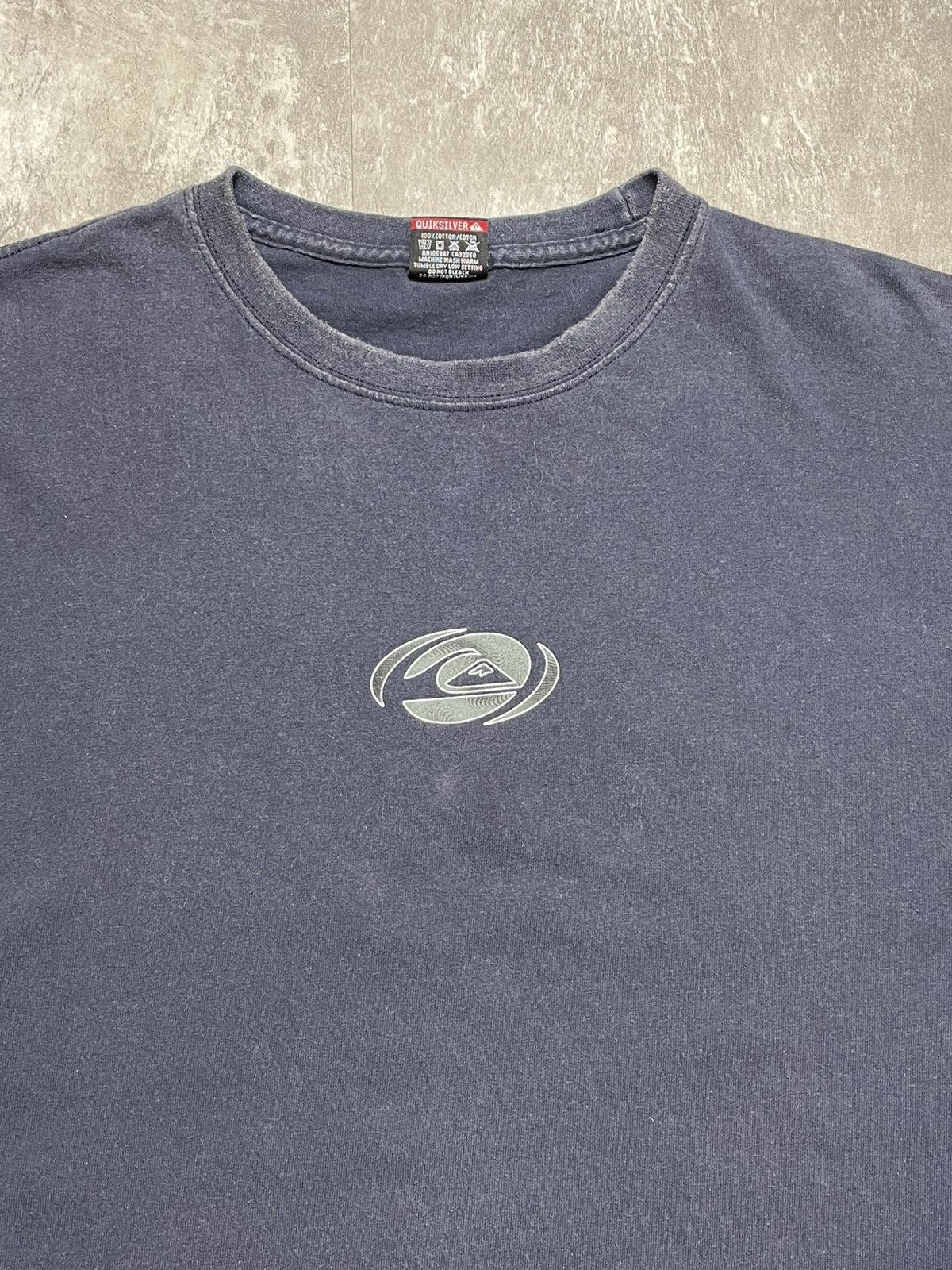 Quiksilver Vintage 90s Quiksilver Center Logo Surf Big Logo Graphic Size US L / EU 52-54 / 3 - 4 Thumbnail