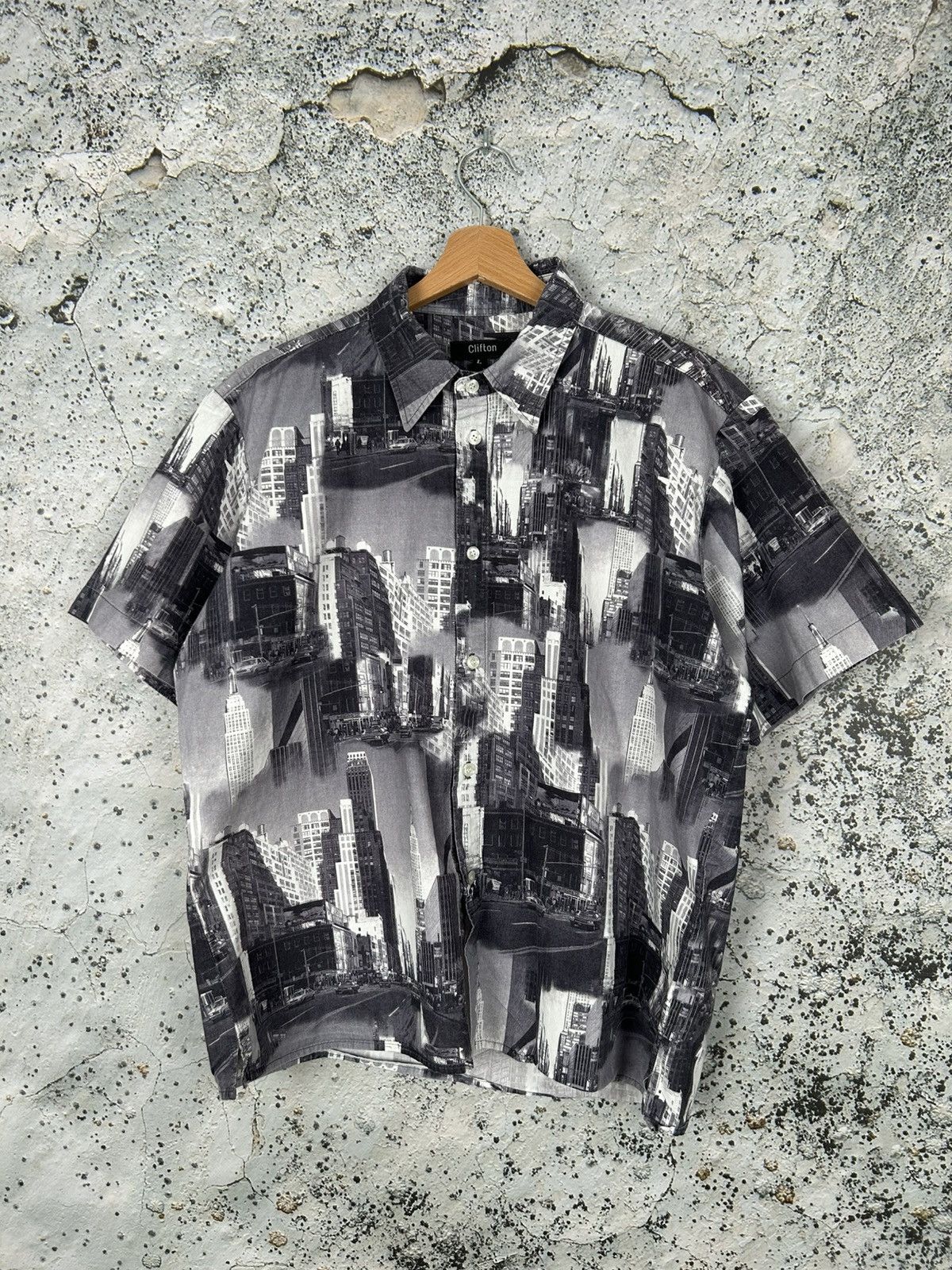 Japanese Brand Vintage Graphic Shirt Japanese Grunge Rock Punk Alternative Size US L / EU 52-54 / 3 - 1 Thumbnail