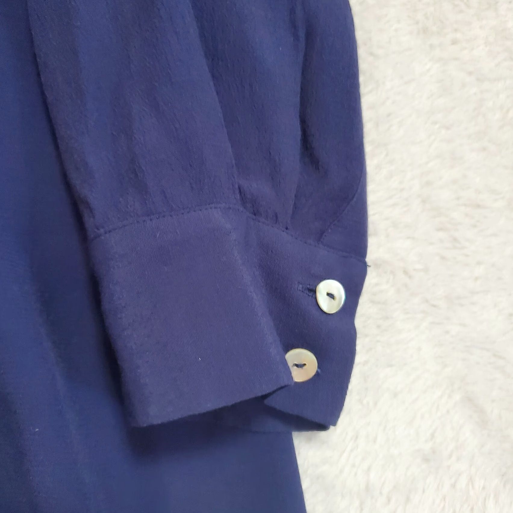 Soft Surroundings Soft Surroundings Tunic Shirt Women S Blue Roll Tab Sleeve Long Sleeve V-Neck Pullover Popover Casual Travel 90s? Size S / US 4 / IT 40 - 4 Thumbnail