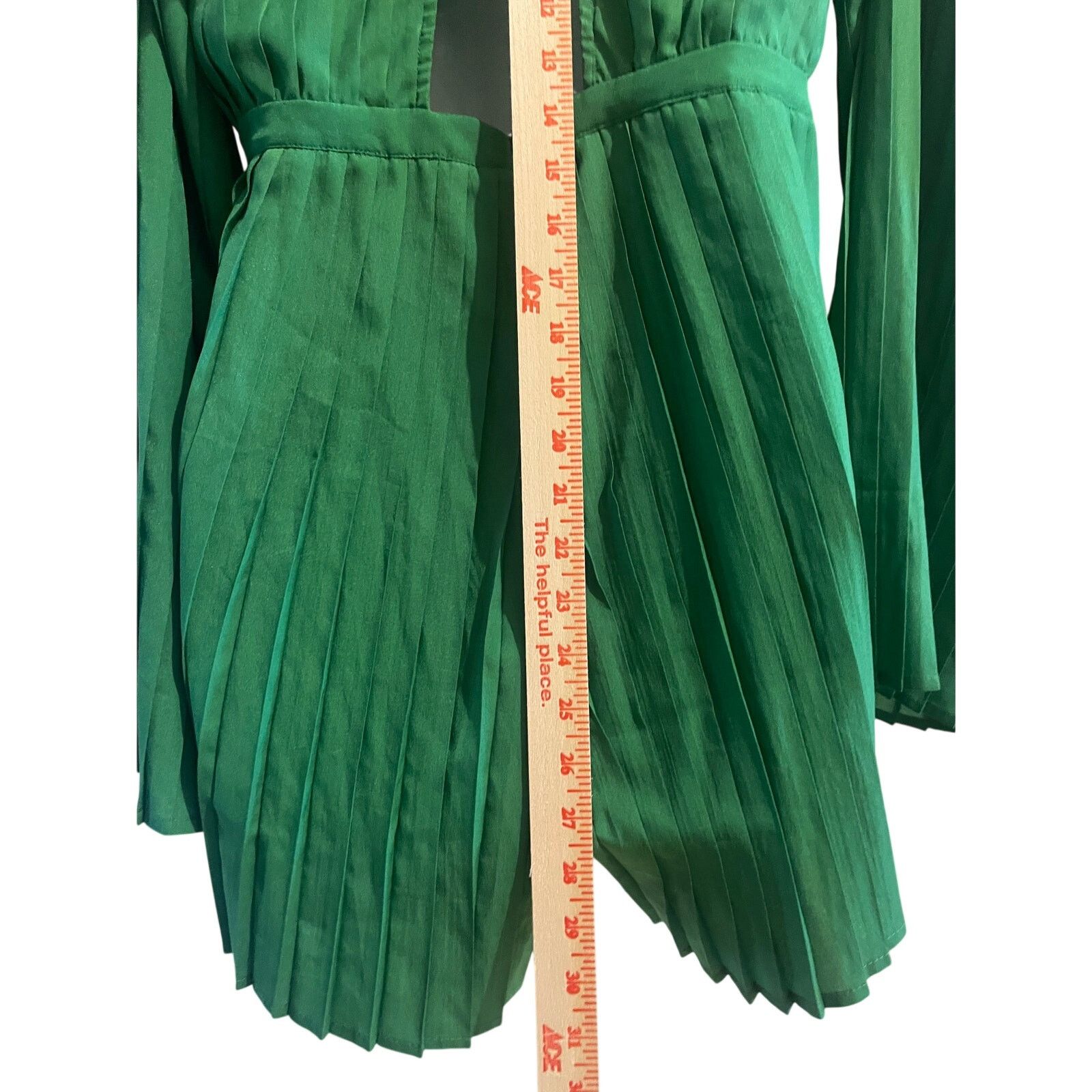 PrettyLittleThing PrettyLittleThing Green Pleated Long Sleeve Romper Size US 6 Size 28" / US 6 / IT 42 - 3 Thumbnail