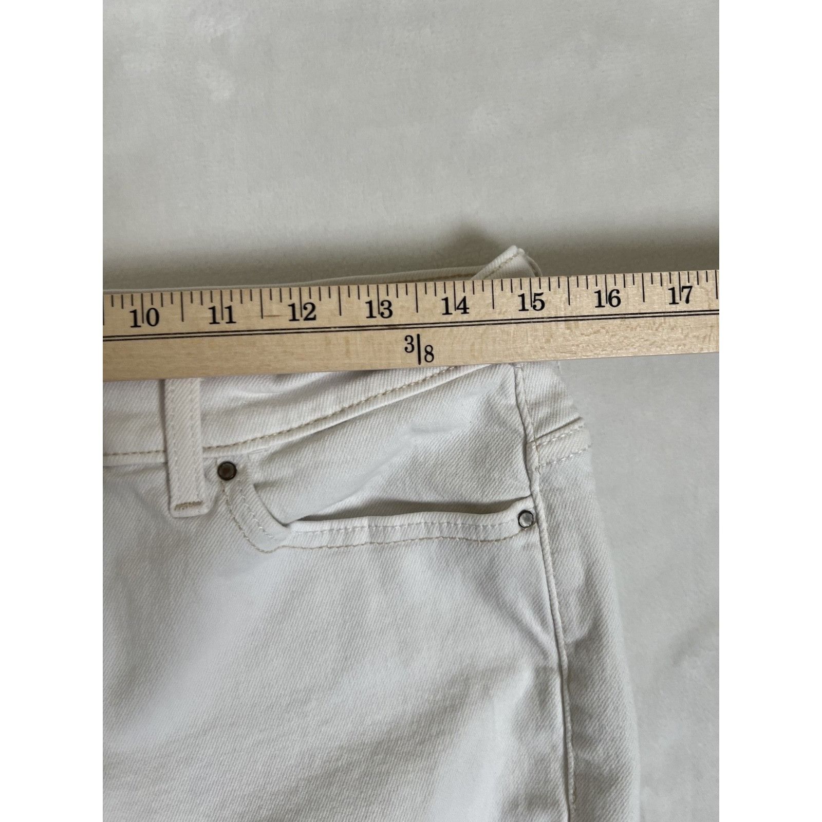Levi's Vintage Levi's Perfectly Slimming 512 Bootcut White Denim Je Size 30" / US 8 / IT 44 - 9 Thumbnail