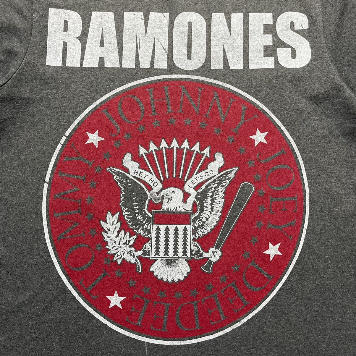 Band Tees × Vintage Vintage Ramones Big Logo Tee Rock Band Y2K Streetwear Size US M / EU 48-50 / 2 - 3 Thumbnail