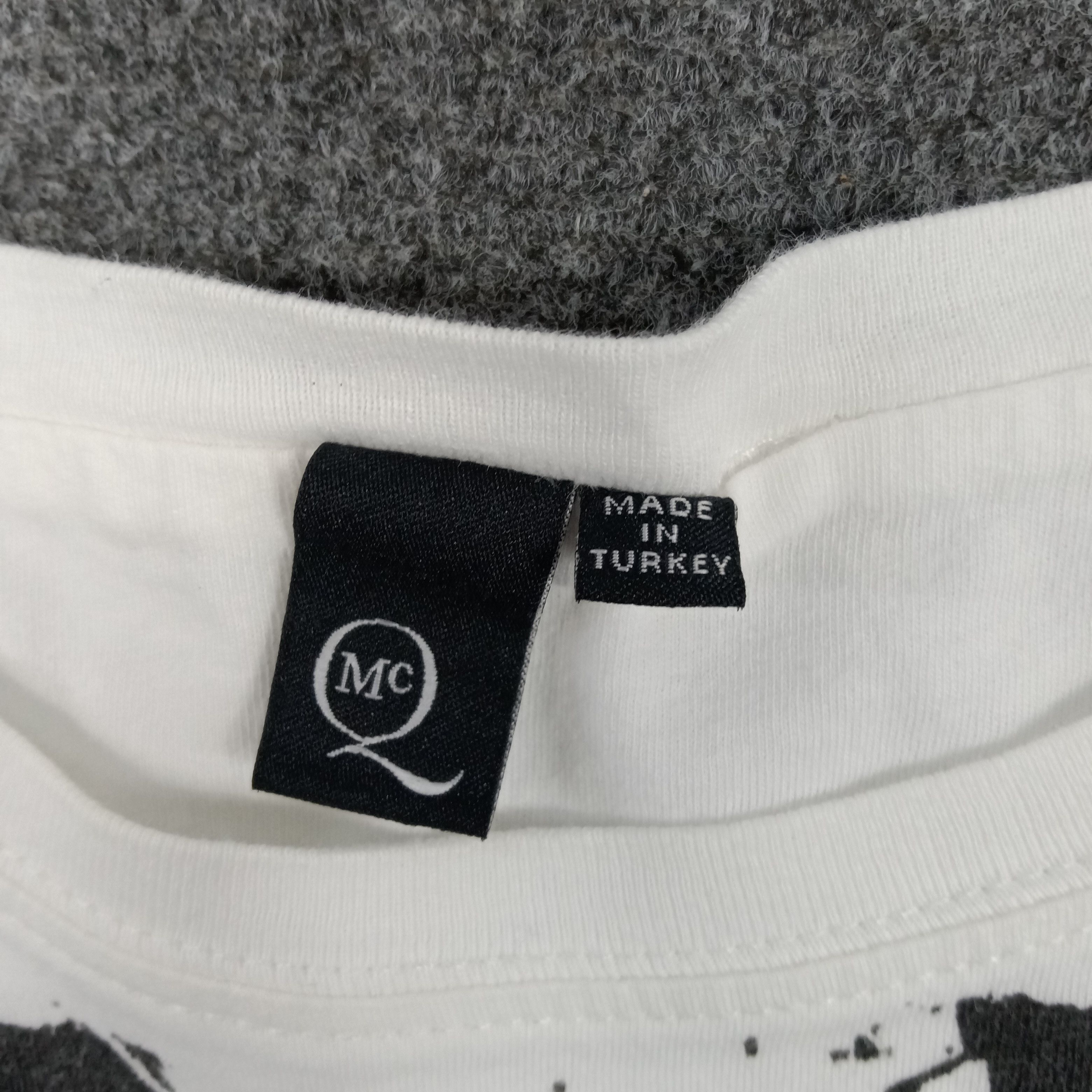 Alexander McQueen × MCQ × Vintage The McQs MC Queen Alexander McQueen Tshirt Size S / US 4 / IT 40 - 4 Thumbnail