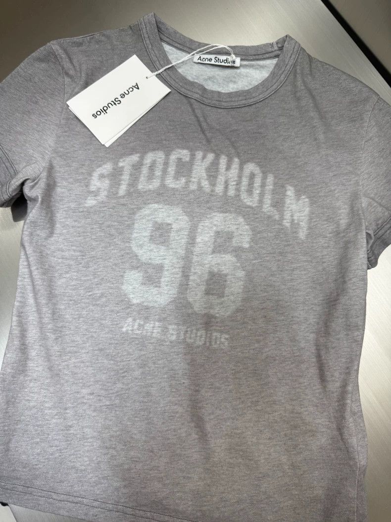 Acne Studios Acne Studios Grey lettered short-sleeved shirt Size US XS / EU 42 / 0 - 3 Thumbnail