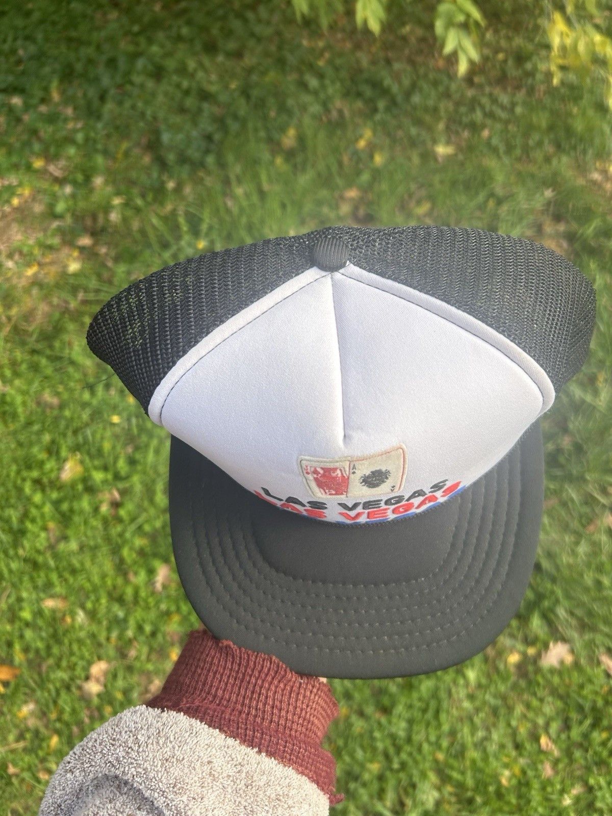 Vintage Vintage trucker hat Las Vegas casino playing cards gambling Size ONE SIZE - 3 Thumbnail