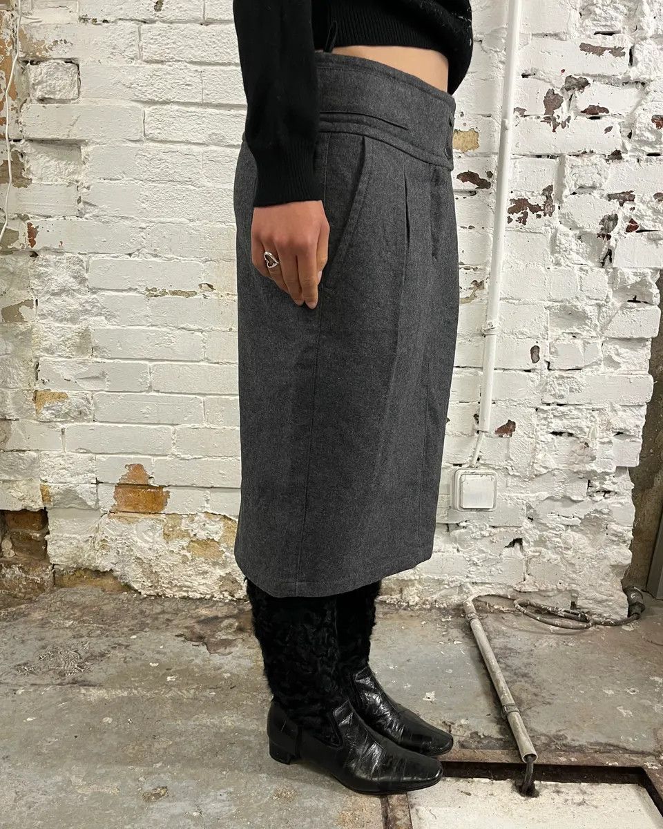Prada 2000s Prada Wool Grey Midi Skirt Size 30" / US 8 / IT 44 - 2 Thumbnail