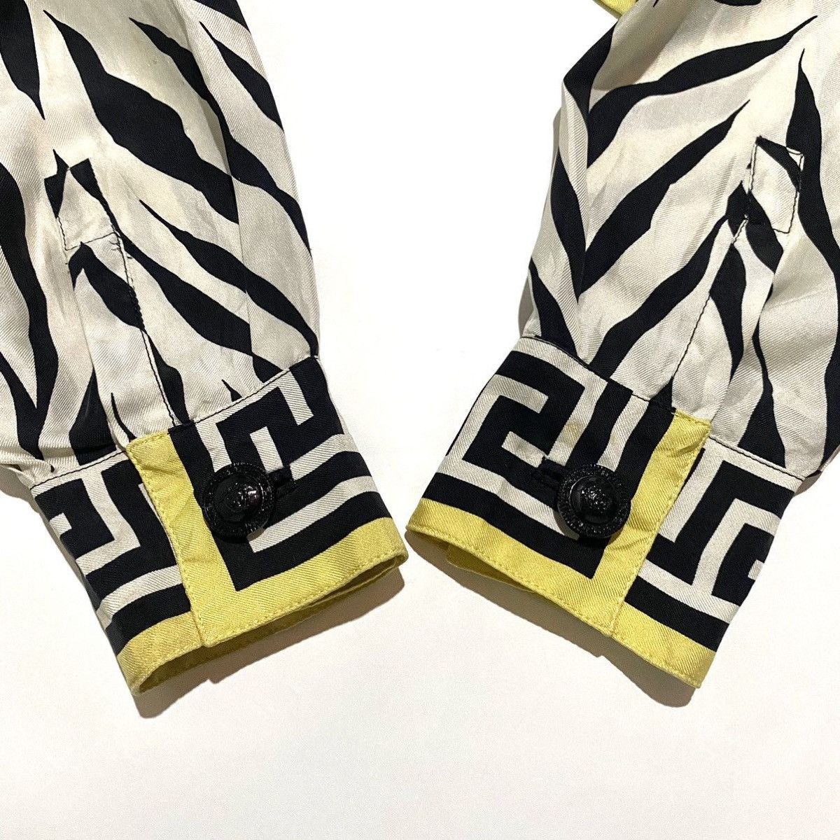 Designer × Versace GIANNI VERSACE SILK SHIRT ZEBRA UNISEX Size US S / EU 44-46 / 1 - 7 Thumbnail