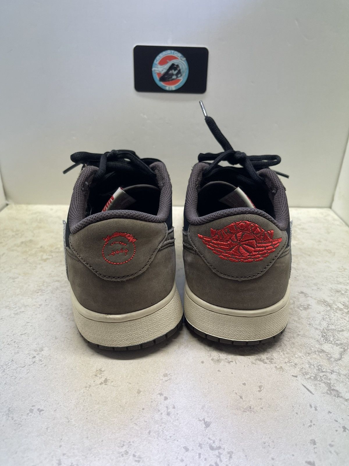 Jordan Brand × Travis Scott Size 9 - Jordan 1 x Travis Scott Low Mocha Size US 9 / EU 42 - 6 Thumbnail