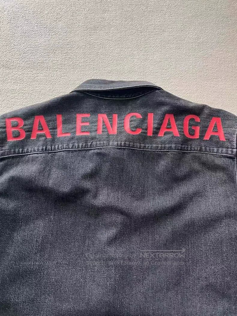 Balenciaga Balenciaga size 37 Back Red Letter Logo Denim Long Sleeve Size US S / EU 44-46 / 1 - 3 Thumbnail