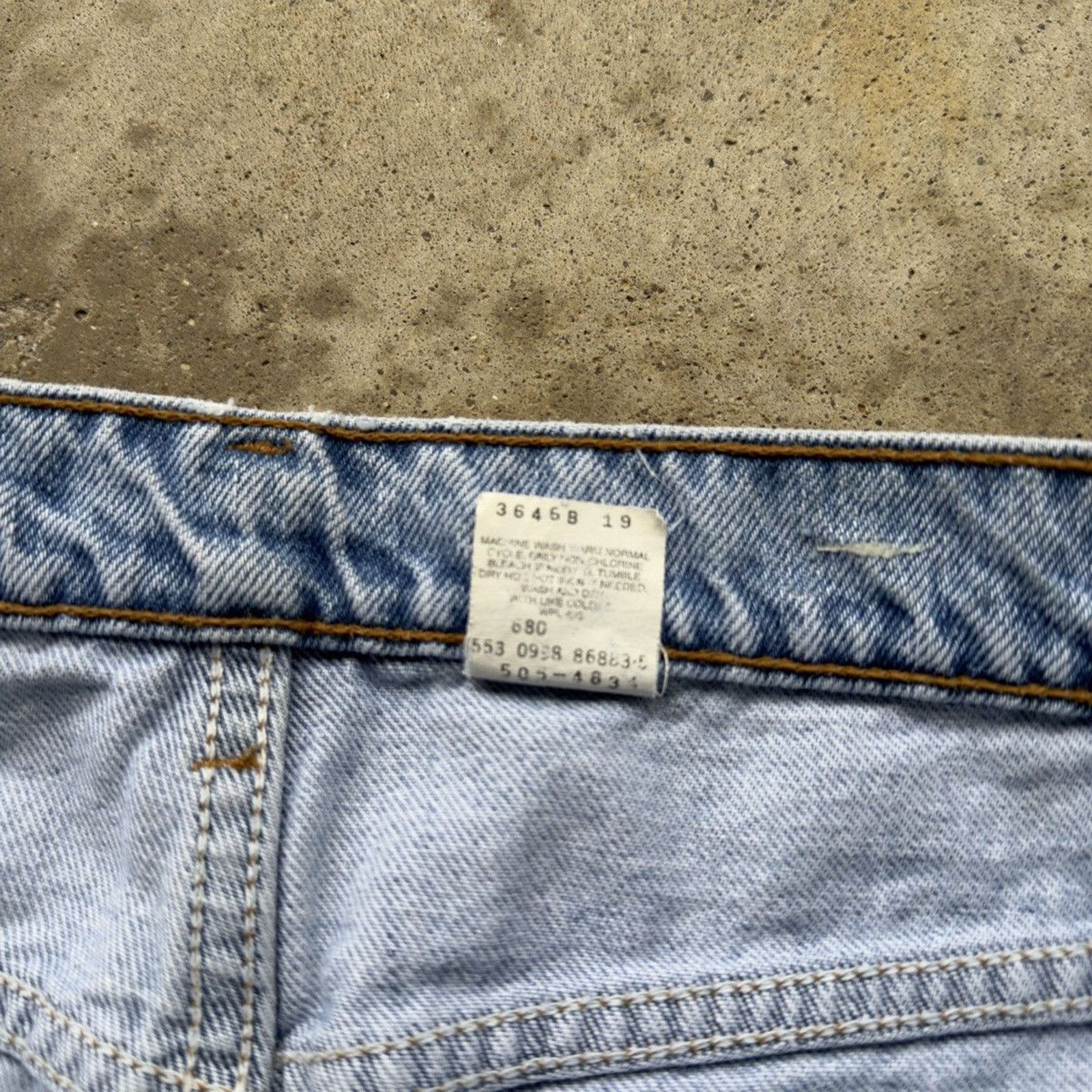 Vintage Vintage 90s Levi's 505 Light Wash Denim Jeans USA ERD Grunge Size US 36 / EU 52 - 9 Thumbnail