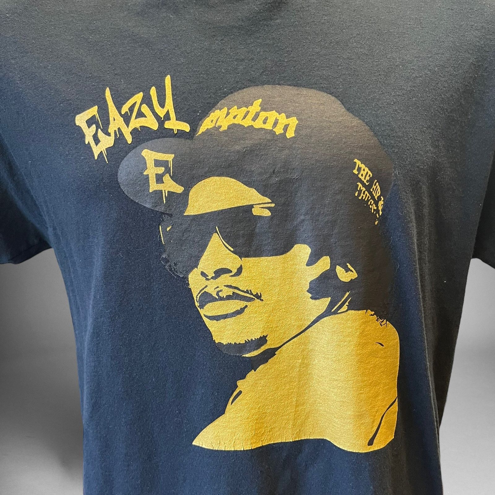 Gildan Eazy E Rap T-Shirt Rare Gildan Super Gold NWA West Coast Size US L / EU 52-54 / 3 - 3 Thumbnail