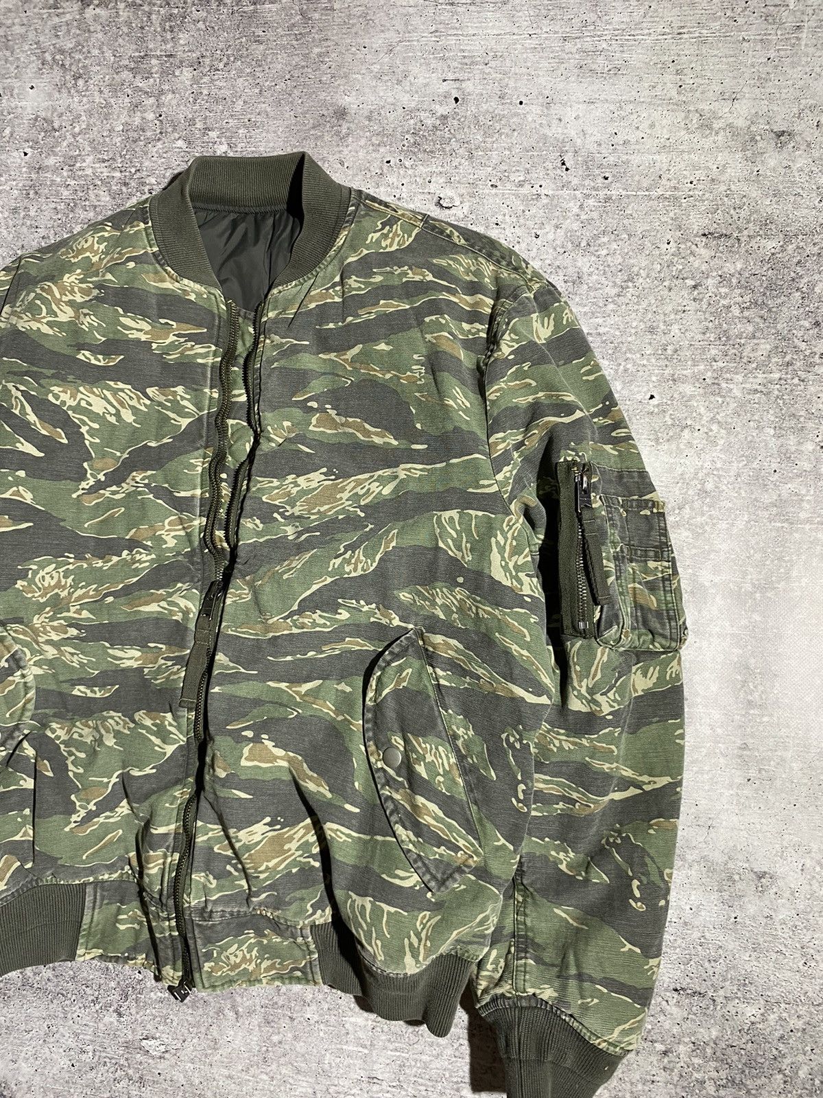 Allsaints × Vintage 🐃ALLSAINTS bilateral vintage BOMBER Size US M / EU 48-50 / 2 - 6 Thumbnail