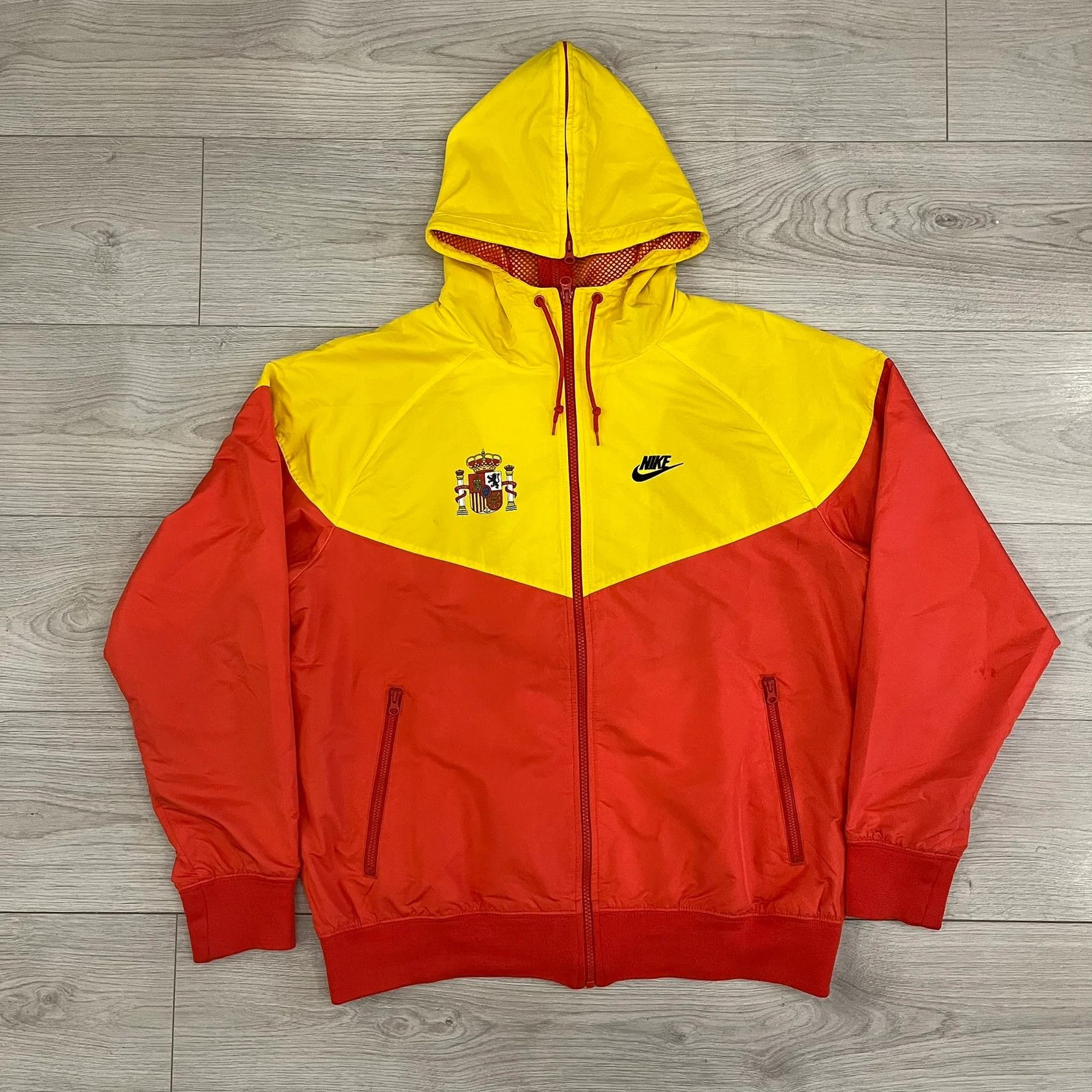 Nike Nike Spain Olympics 2008 Split Windbreaker (Medium) Size US M / EU 48-50 / 2 - 1 Thumbnail