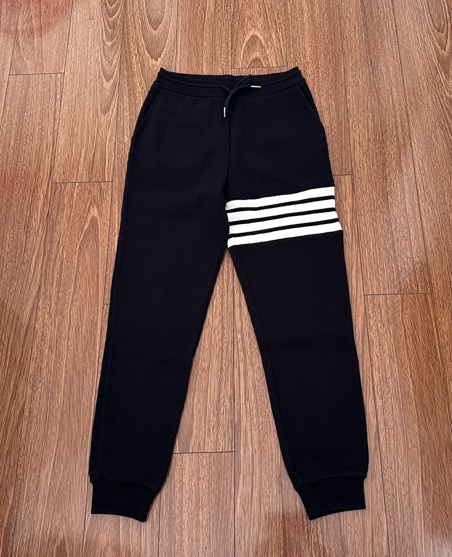 Thom Browne THOM BROWNE WAFFLE 4 BAR SWEAT PANTS Size US 26 / EU 42 - 1 Thumbnail