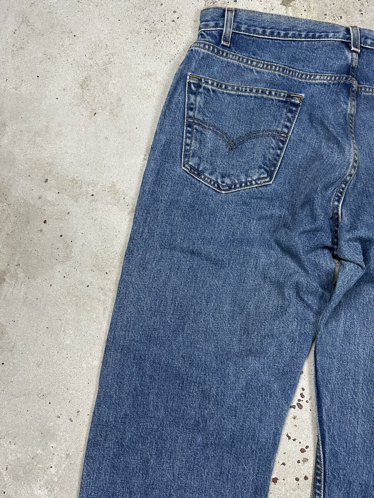 Levi's × Vintage Vintage 2002 Levi’s 505 Denim Pants Jeans Mexico Size US 36 / EU 52 - 13 Thumbnail