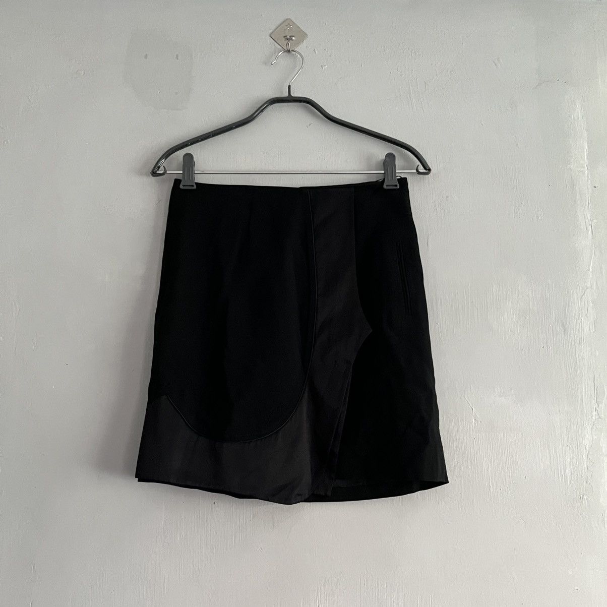 Givenchy Givenchy Flared Mini Skirt Size 25" / US 0 / IT 36 - 1 Thumbnail