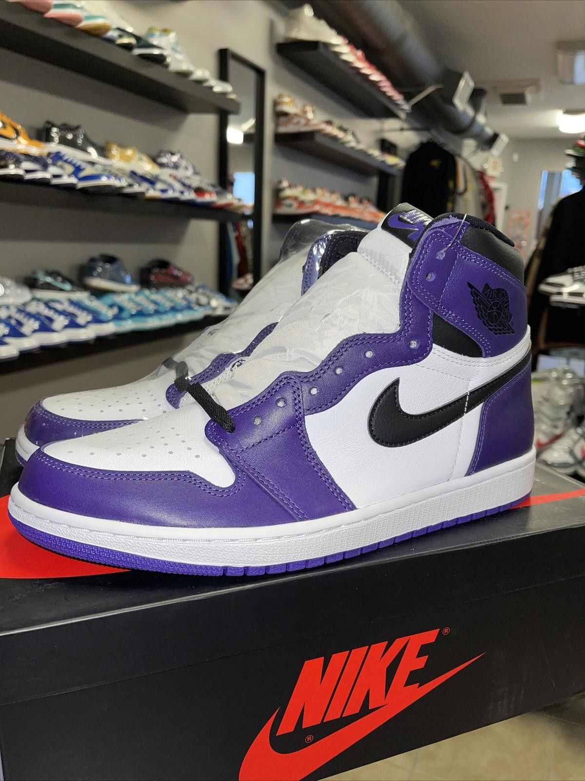 Jordan Brand Size 11 - Air Jordan 1 Retro High Court Purple White MENS Size US 11 / EU 44 - 3 Thumbnail