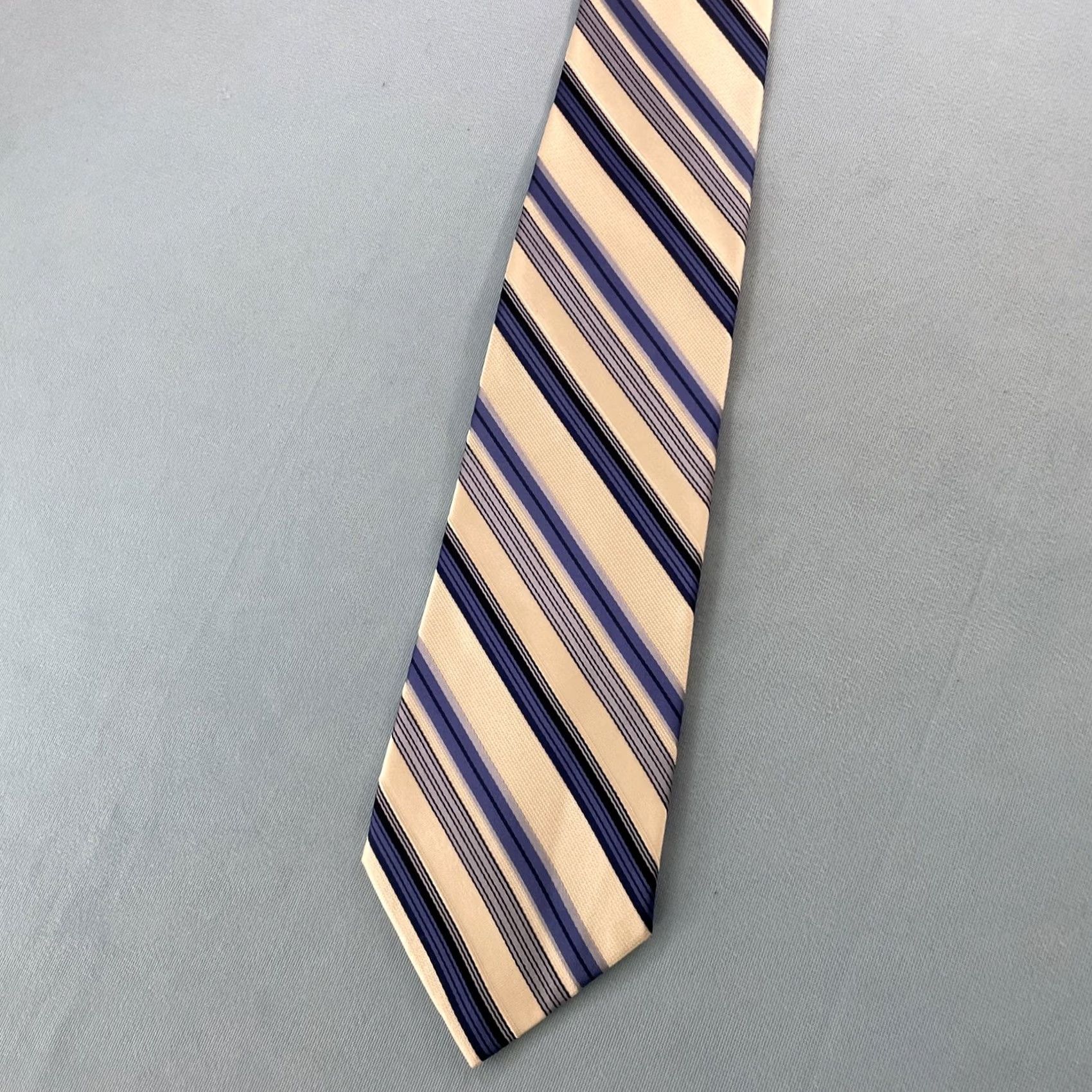 Vintage VINTAGE Bachrach All Silk Tie Repp Tie Striped Necktie Blue White Exec Power Tie 4x61 Cap­sule Wide Necktie Mens Silk Tie Size ONE SIZE - 4 Thumbnail