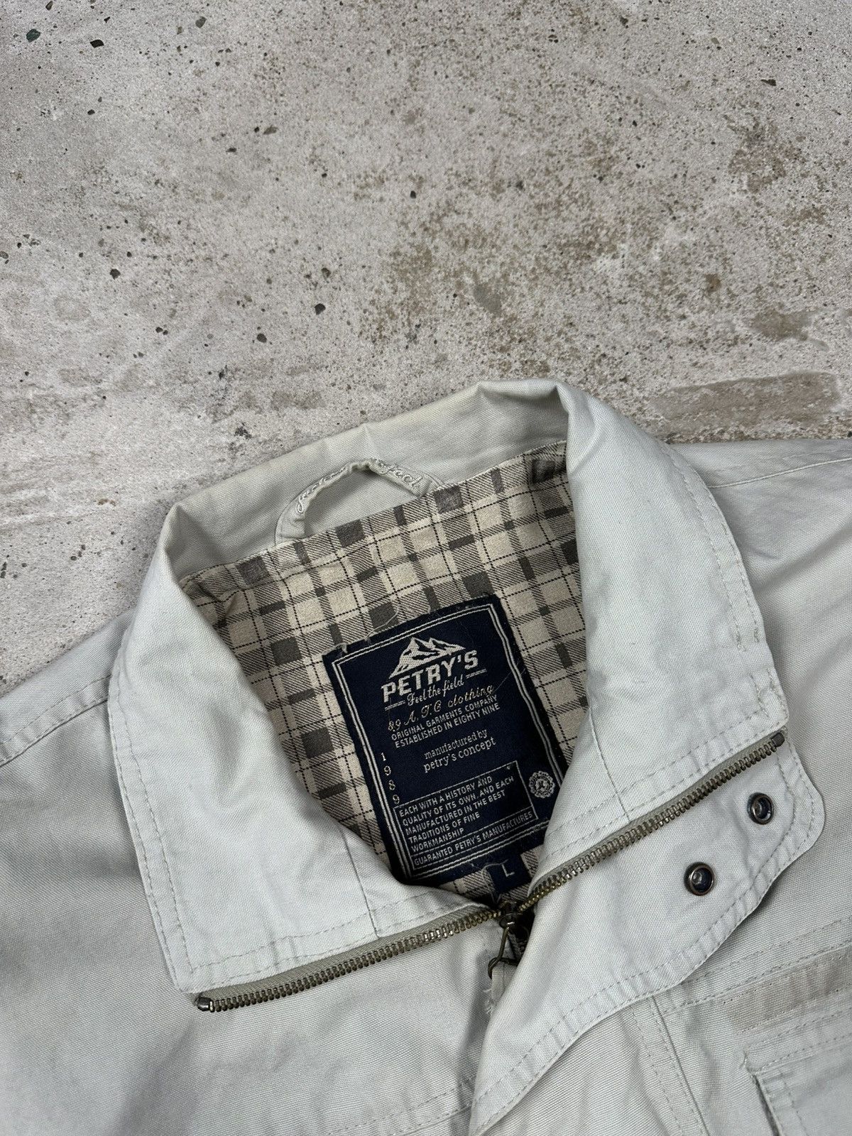 Japanese Brand × Vintage Vintage Y2K Work Style Utility Beige Bomber Jacket Size US L / EU 52-54 / 3 - 8 Thumbnail