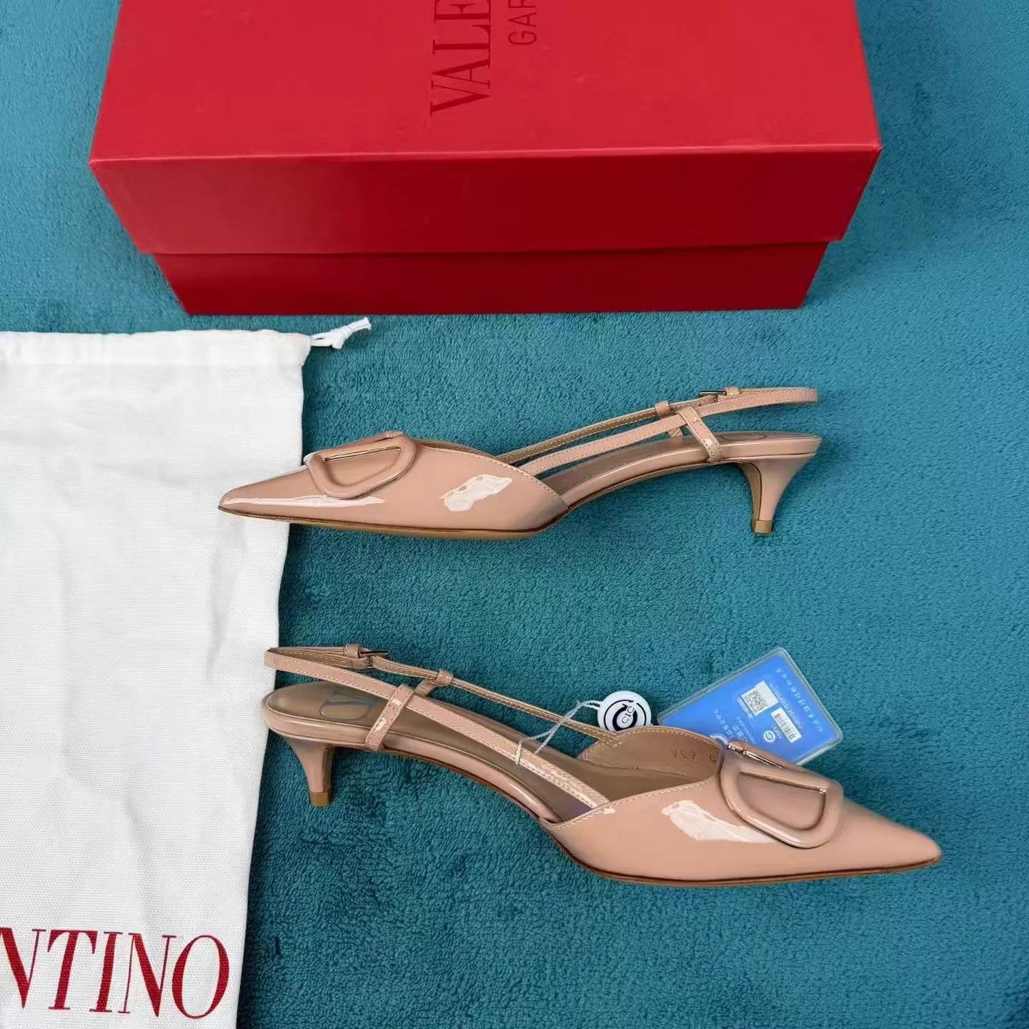 Valentino Valentino Patent Leather Back Strap Stiletto Hlts Cinn Size US 5 / IT 35 - 3 Thumbnail