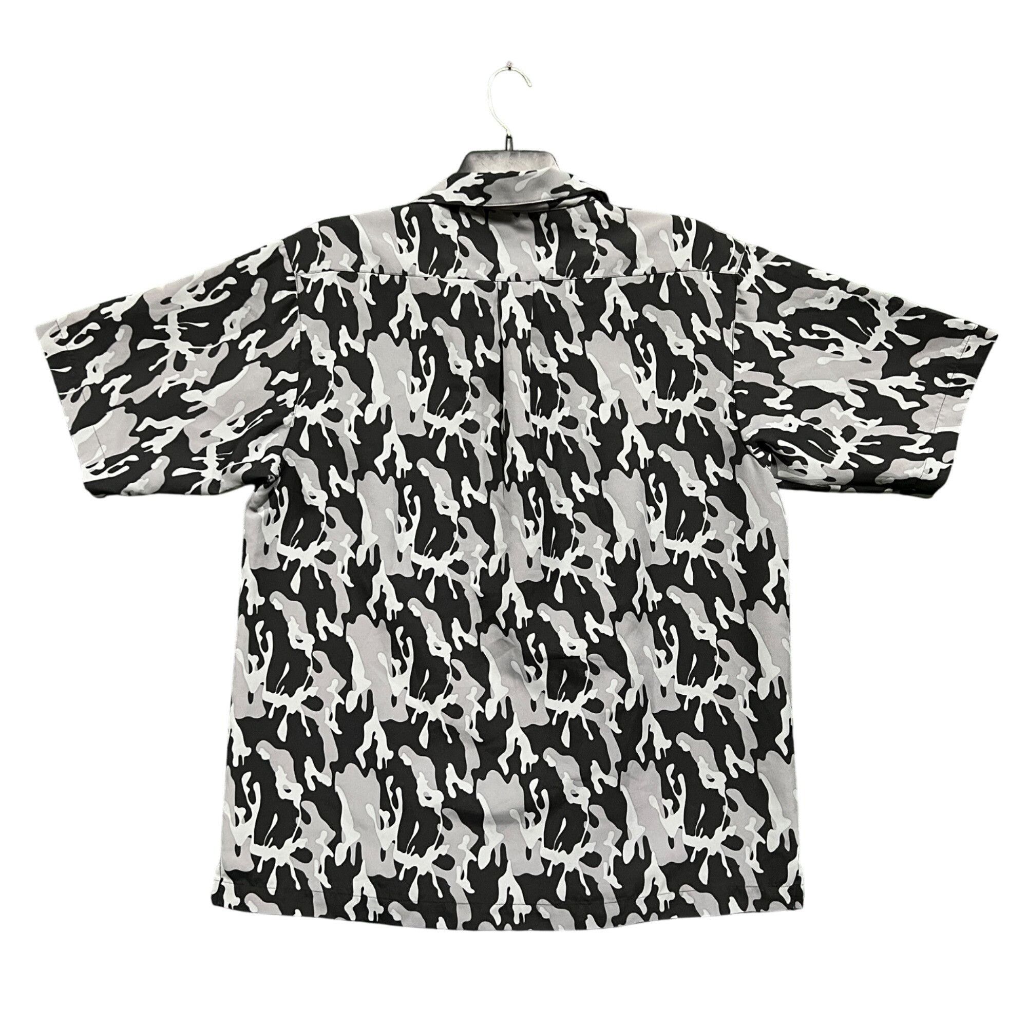 Oakley Vintage Oakley desert camo button up shirt size medium Size US M / EU 48-50 / 2 - 2 Thumbnail