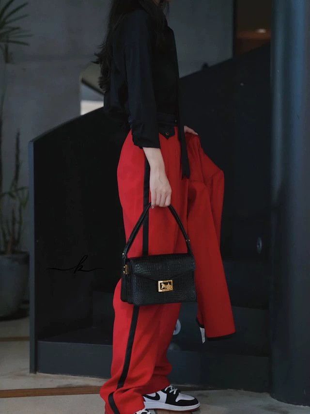 Emanuel Ungaro Ungaro Parallele Paris Red Black Wool Glass Button Suit Size S / US 4 / IT 40 - 6 Thumbnail