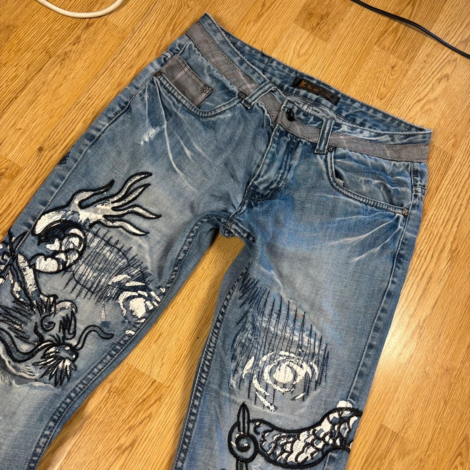 Japanese Brand K&M Dragon Embroidered Distressed Jeans Y2K Size US 31 - 3 Thumbnail