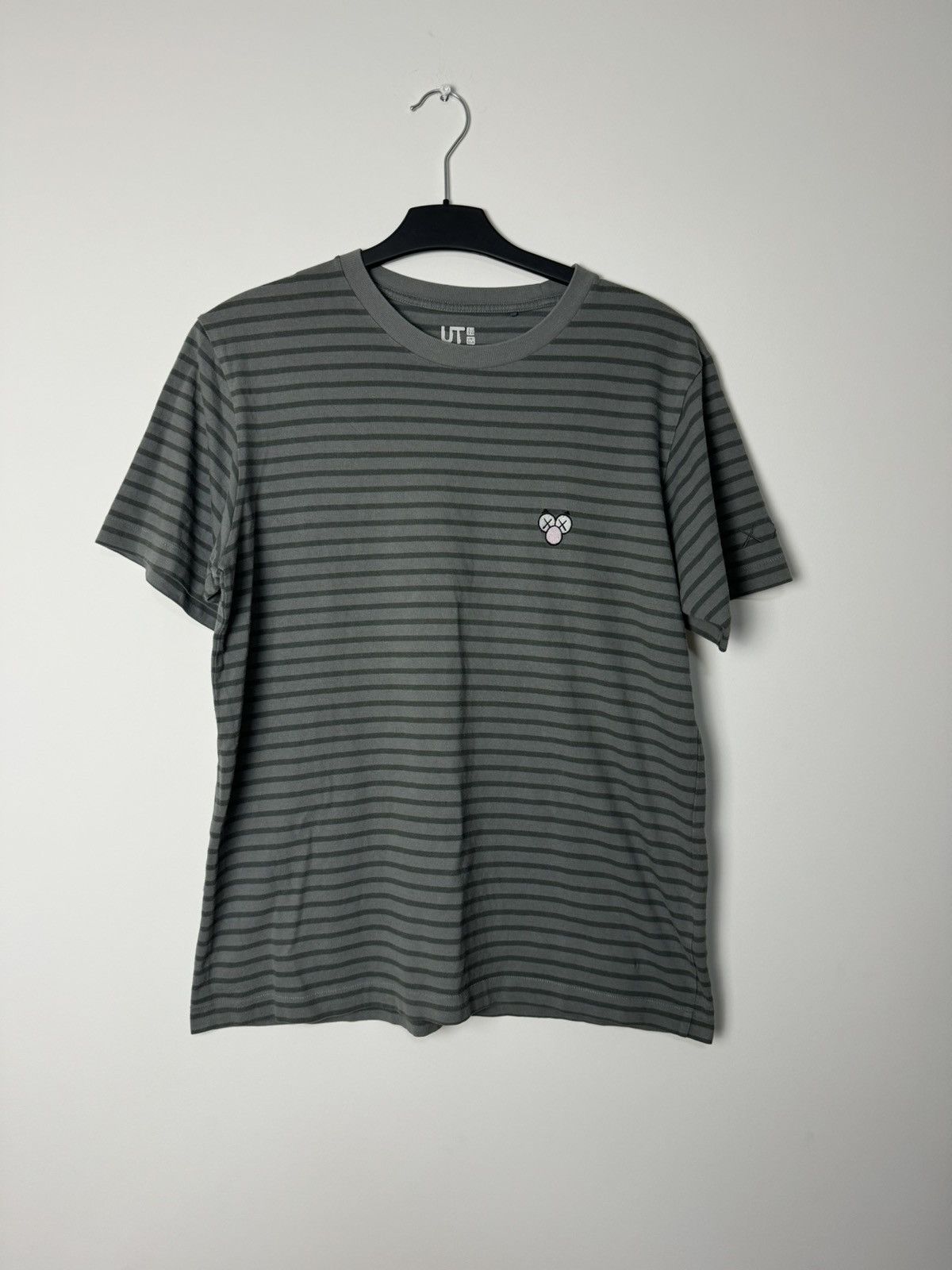 Japanese Brand Rare Kaws x Uniqlo tee gray striped Japanese designer Y2K Size US M / EU 48-50 / 2 - 1 Thumbnail
