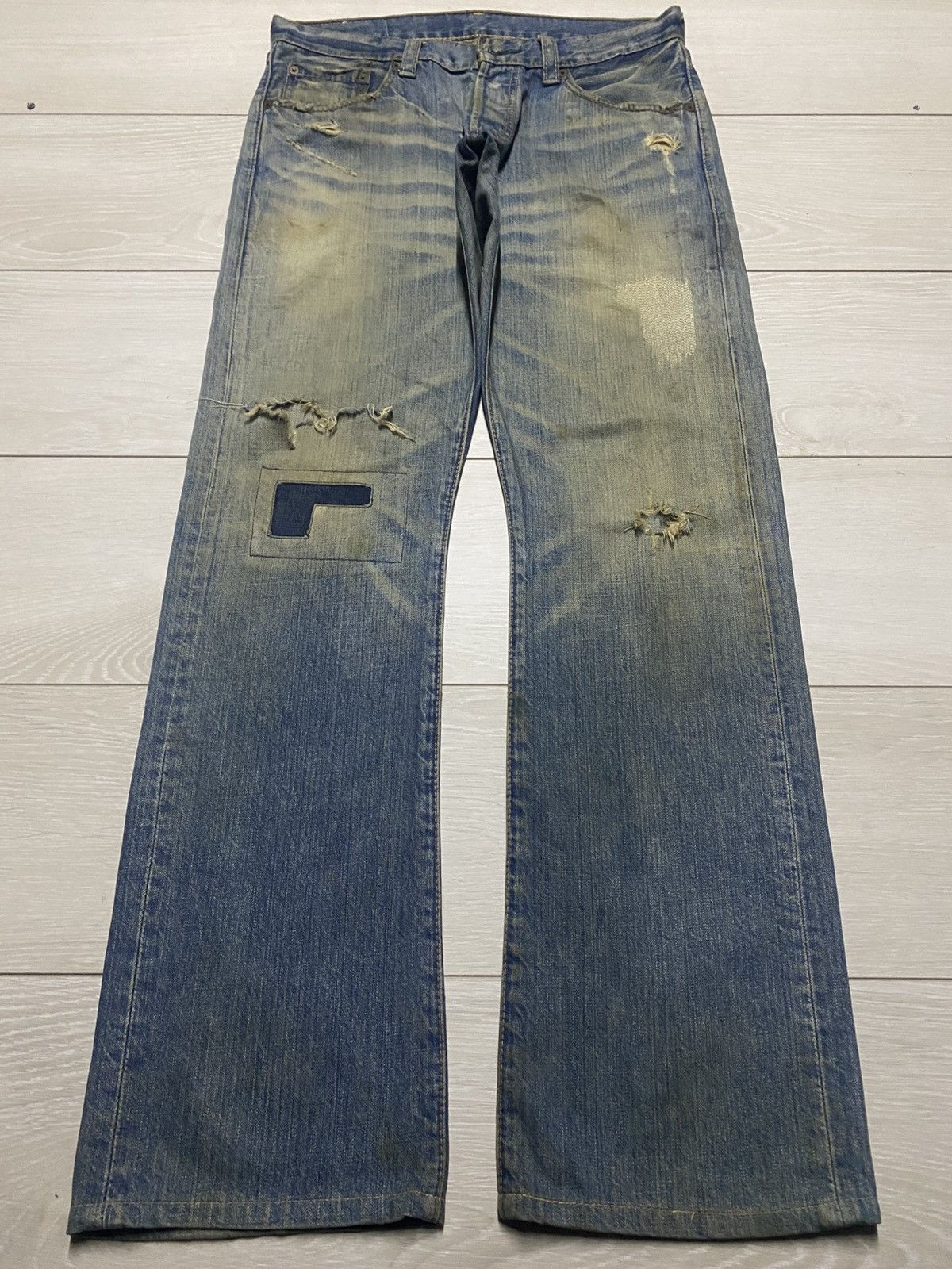 Levi's Vintage Levis Grunge Style Distressed Repair Loose Jeans Size US 32 / EU 48 - 1 Thumbnail