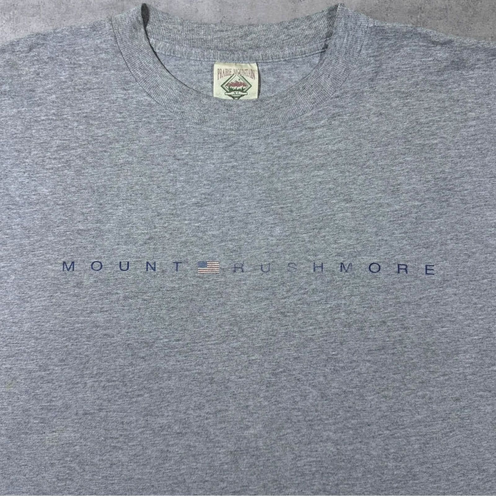 Vintage VINTAGE Prairie Mountain Mount Rushmore USA Tourist Grey Graphic T-Shirt XL Mens Regular Short Sleeve Size US XL / EU 56 / 4 - 3 Thumbnail