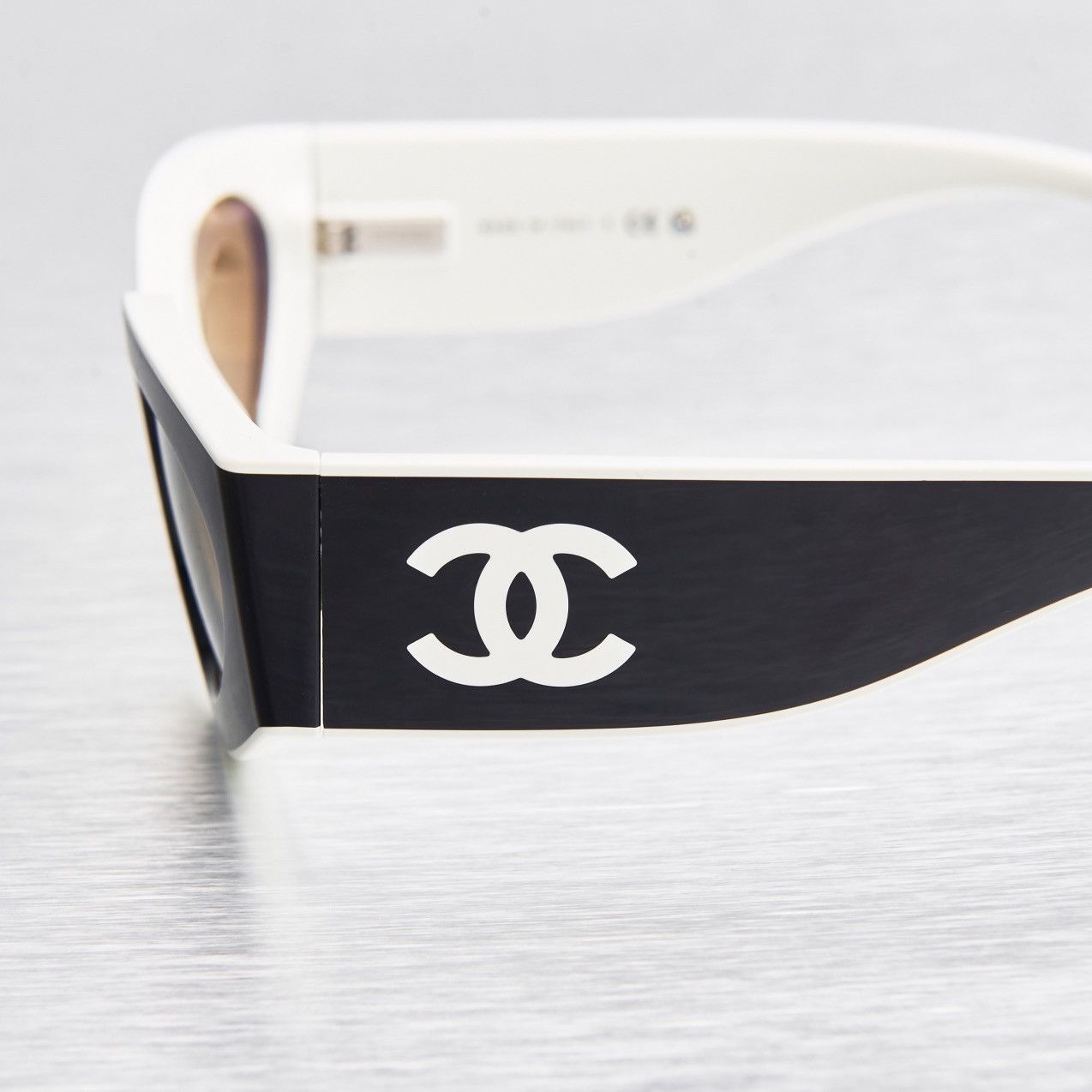 Chanel CHANEL 0CH6056 165653 SUNGLASSES Size ONE SIZE - 3 Thumbnail