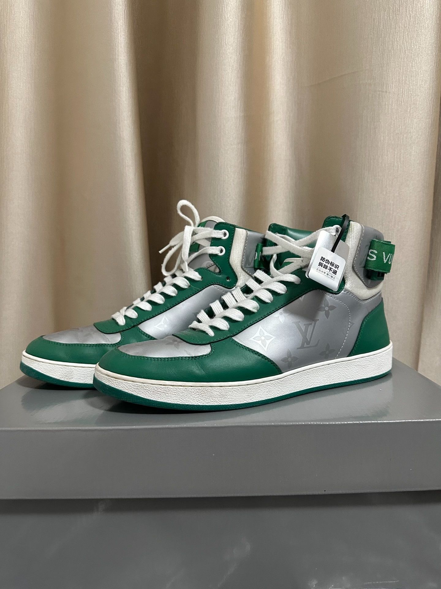 Louis Vuitton Louis Vuitton Rivoli Gray Green Sneakers Size US 8 / EU 41 - 1 Thumbnail