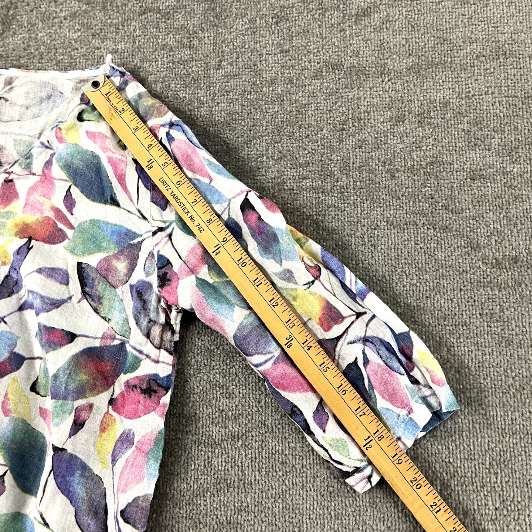 Vintage LUCA VANUCCI Blouse Women Medium White Floral Leaf 100% Linen Roll Top Italy Womens Size M / US 6-8 / IT 42-44 - 6 Thumbnail