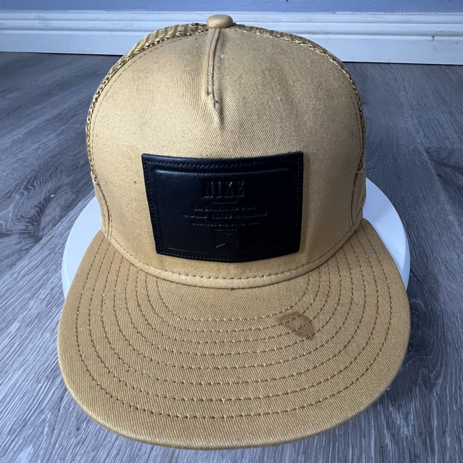 Nike Nike Mesh Trucker Hat Cap Mens Size ONE SIZE - 1 Thumbnail