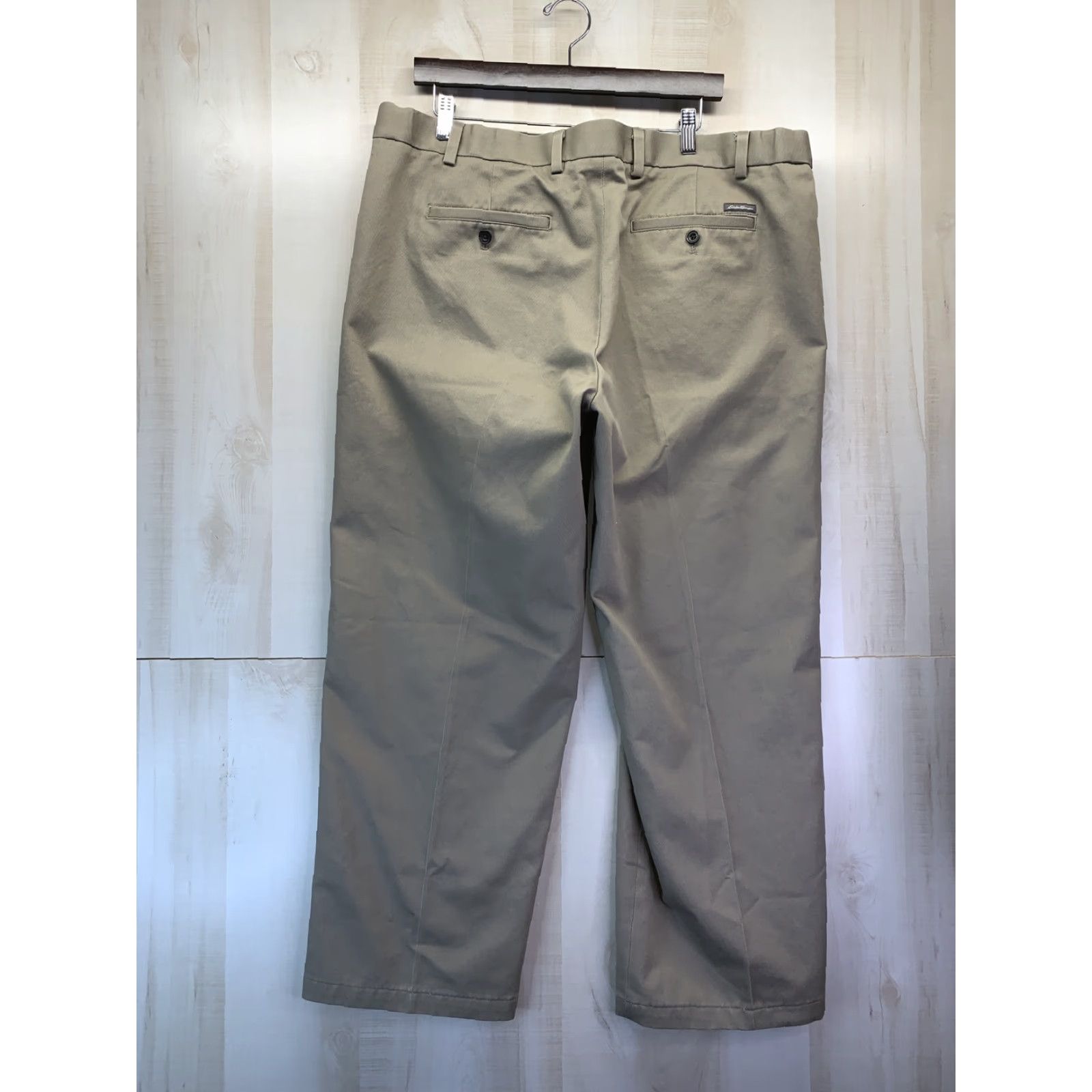 Eddie Bauer VINTAGE Eddie Bauer Men’s Pants Khaki Beige 40 Wrinkle Free Relaxed Fit Straight Leg -4230 Mens Pants 40 Beige Wrinkle Free Relaxed Fit Straight Leg Size US 40 / EU 56 - 5 Thumbnail