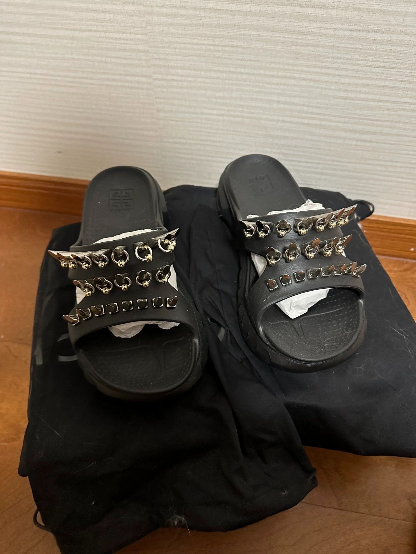 Givenchy Givenchy rivet platform slipper 42 brand new unworn Size US 9 / EU 42 - 1 Thumbnail