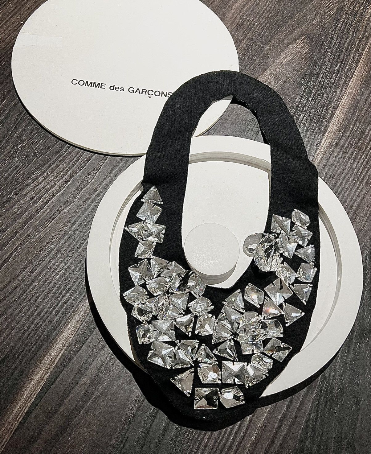 Comme des Garcons × Swarovski COMME des GARÇONS x Swarovski Crystals Bib Necklace CDG Size ONE SIZE - 1 Thumbnail