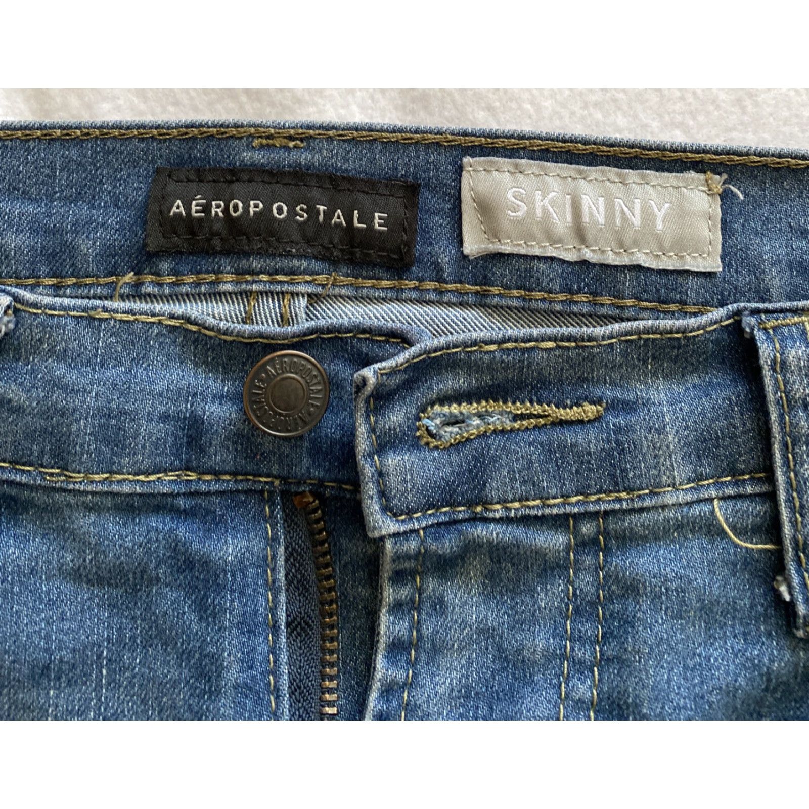 Vintage Aéropostale Jeans Men’s 32x30 Skinny Denim Blue Medium Slim Fit 5-Pocket Zip Closure Belt Loops Distressed Modern 2010-2019 Mens Size US 32 / EU 48 - 4 Thumbnail