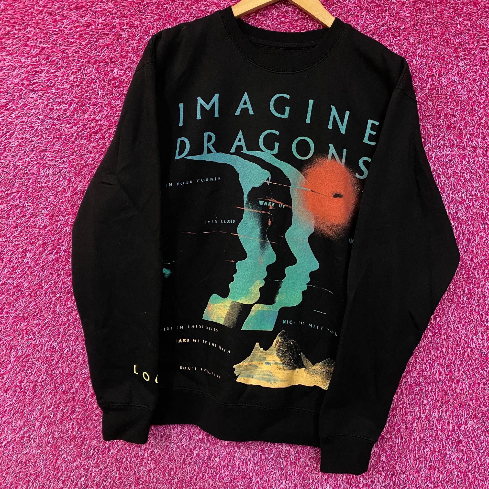 Band Tees Imagine Dragons Loom World Tour 2024 Crewneck Sweatshirt Med Size US M / EU 48-50 / 2 - 3 Thumbnail