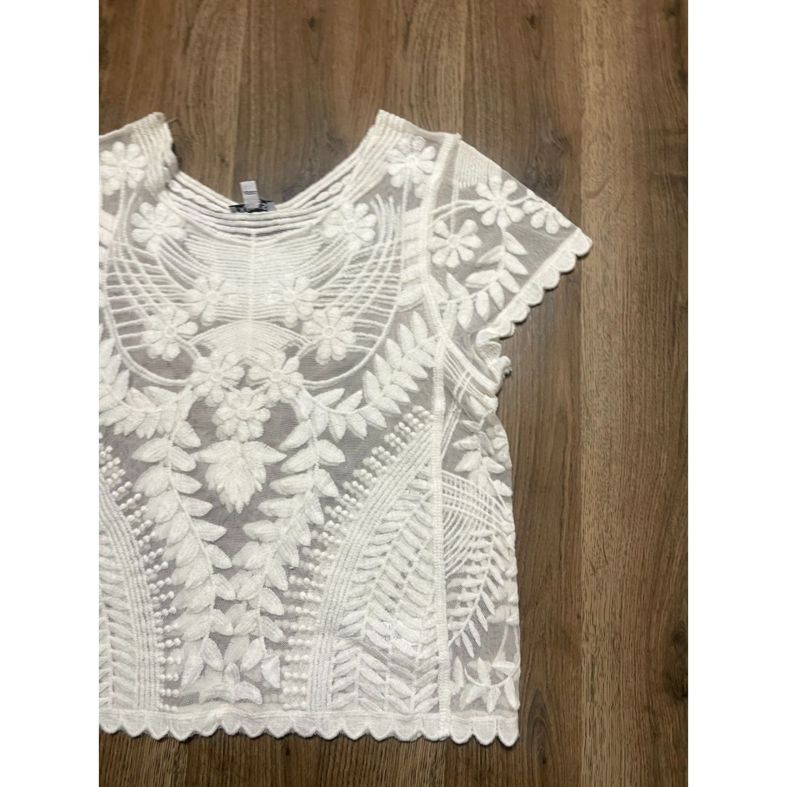 Express Express Shirt Women's XS White Floral Lace Lightweight Size XS / US 0-2 / IT 36-38 - 4 Thumbnail