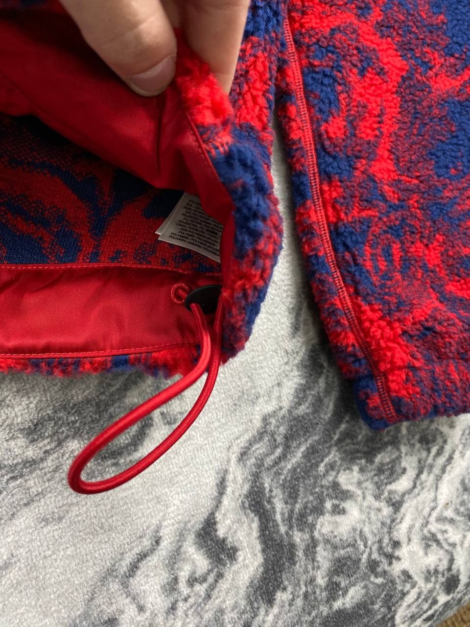 Burberry Burberry Abstract Rose Print Fleece Hoodie Men Size L Red Size US L / EU 52-54 / 3 - 7 Thumbnail