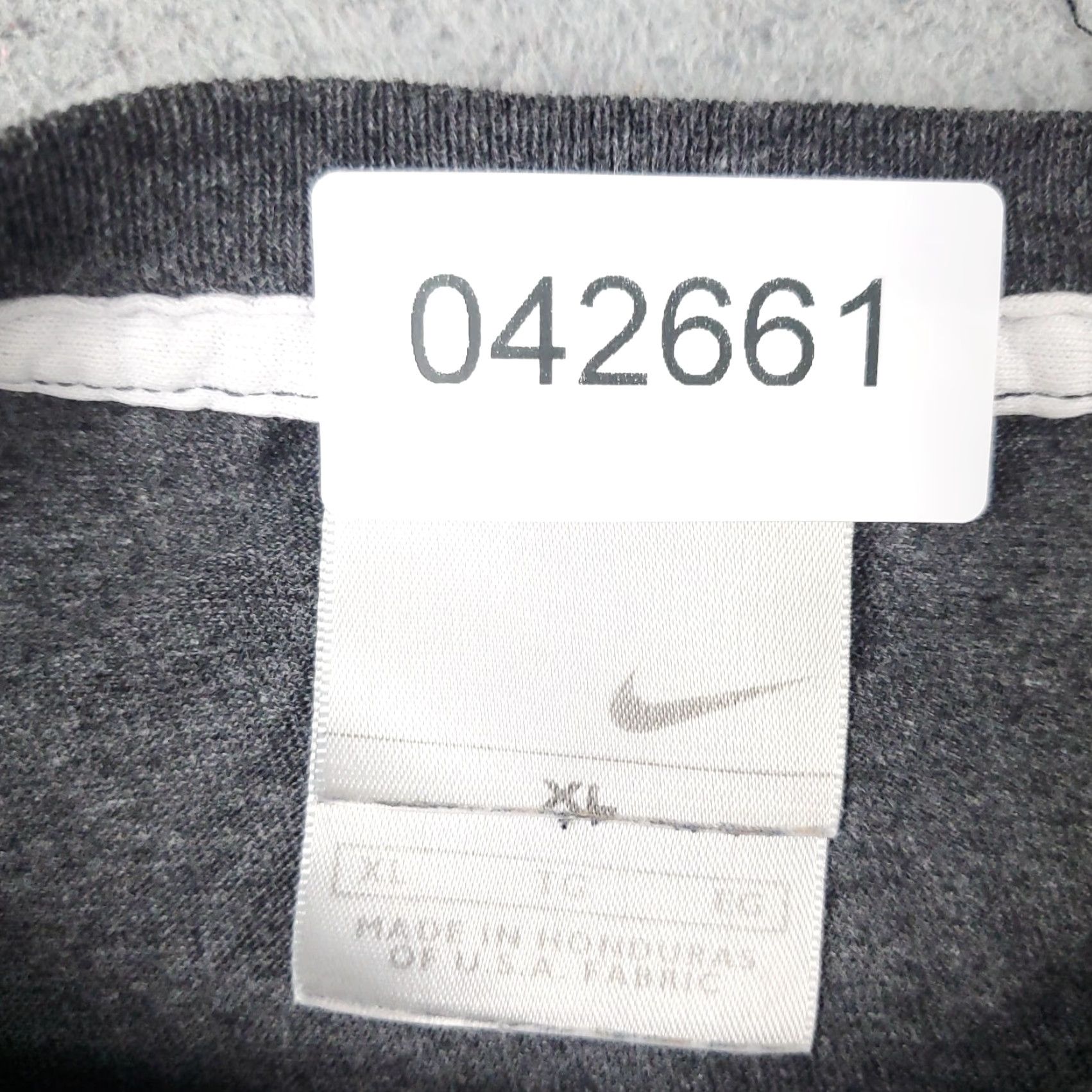 Nike Nike T-Shirt Mens XL Gray Vintage Swoosh Dri-Fit Pullover Short Sleeve Athletic Shirt Mens XL Gray Nike T-Shirt Size US XL / EU 56 / 4 - 7 Thumbnail