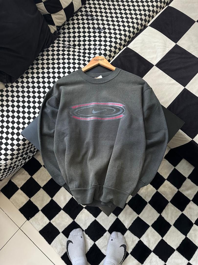 Vintage VINTAGE NIKE OVAL SWEATSHIRT Size US M / EU 48-50 / 2 - 1 Thumbnail